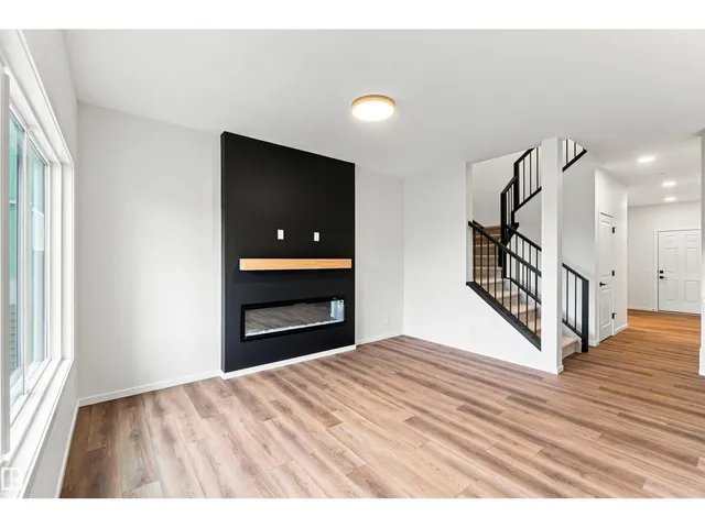 5213 SCHONSEE DR, Edmonton 4