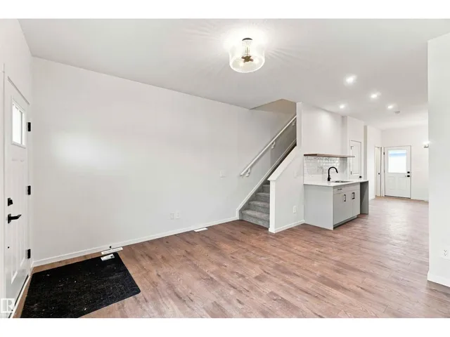 7097 ROSENTHAL DR, Edmonton 4
