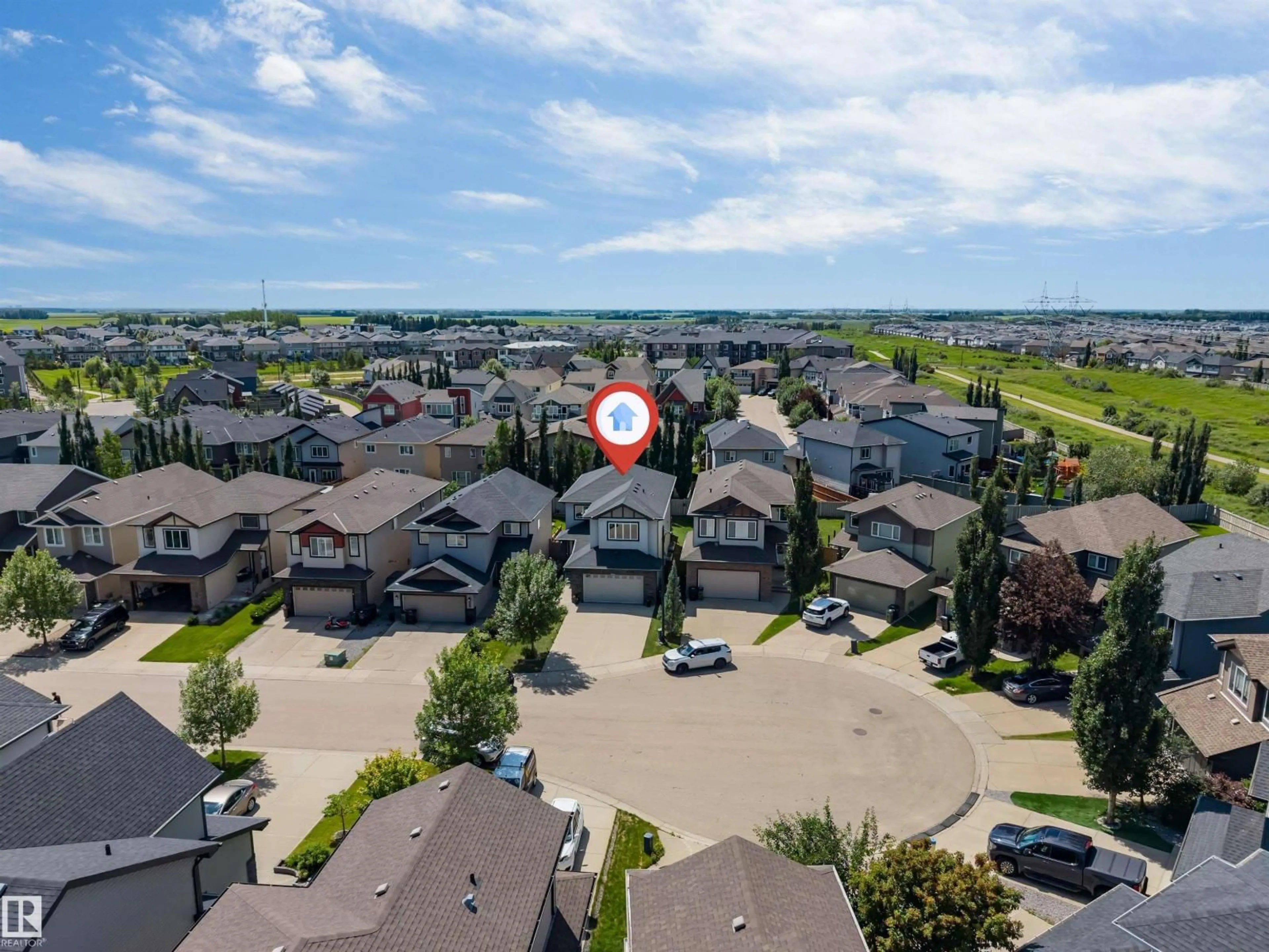 A pic from outside/outdoor area/front of a property/back of a property/a pic from drone, unknown for 3819 CLAXTON CL, Edmonton Alberta T6W1Y5
