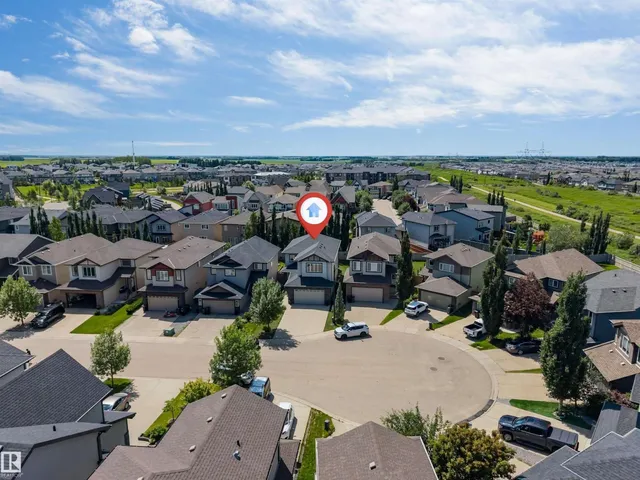 3819 CLAXTON CL, Edmonton