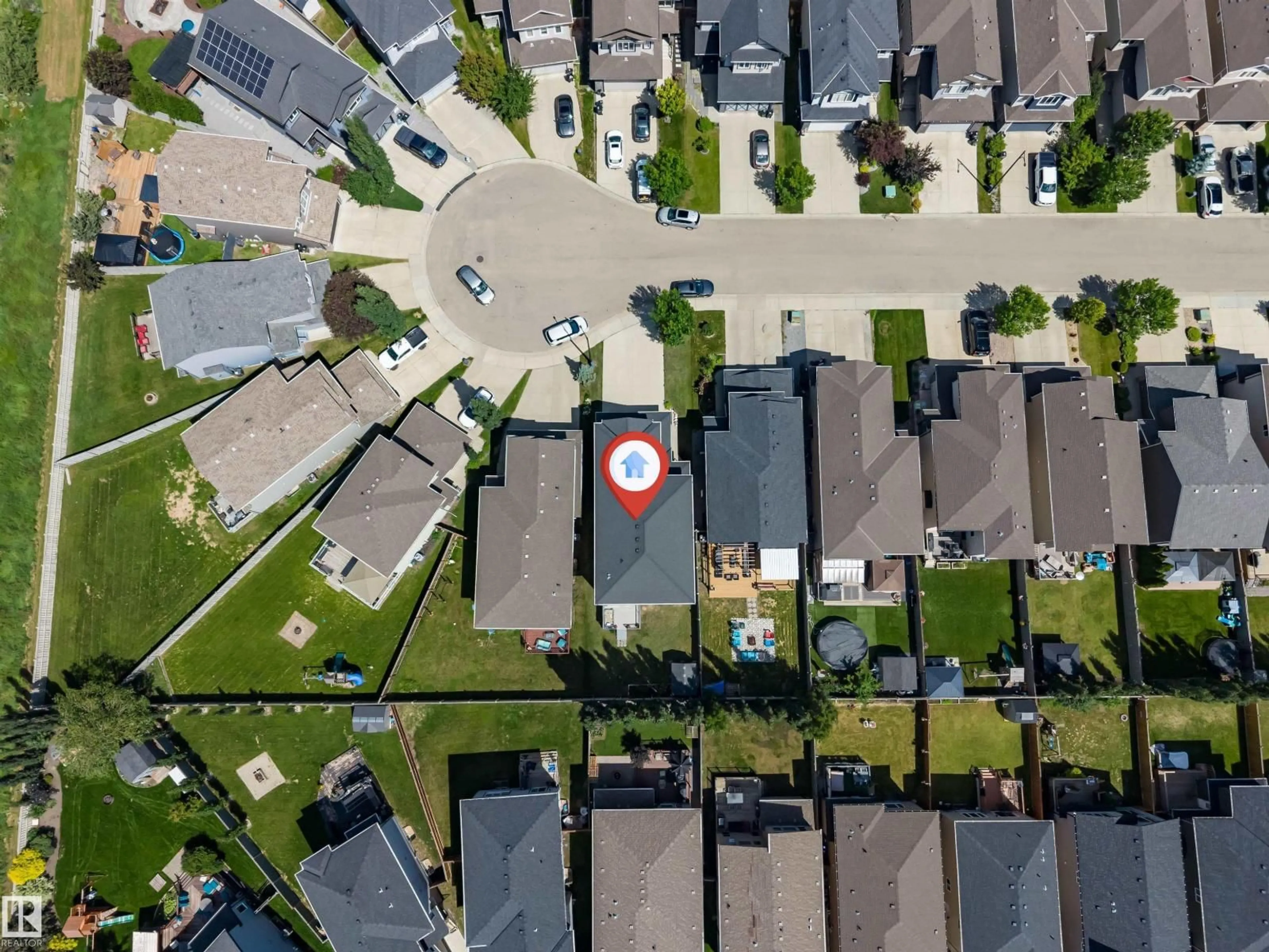A pic from outside/outdoor area/front of a property/back of a property/a pic from drone, street for 3819 CLAXTON CL, Edmonton Alberta T6W1Y5