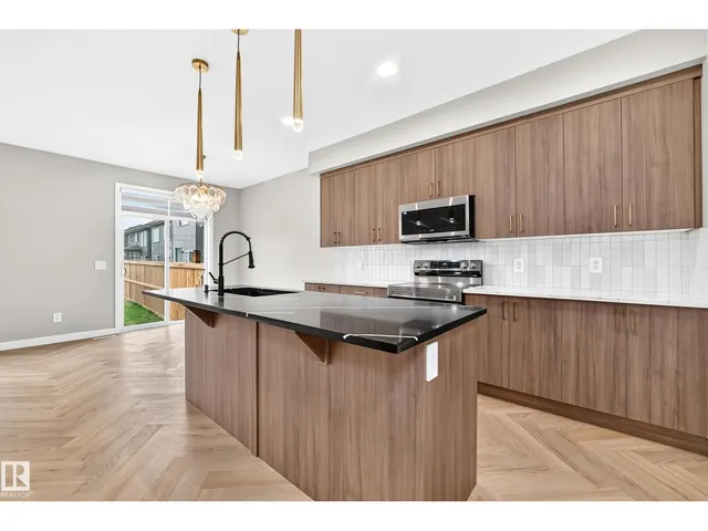 8523 MAYDAY RUN SW, Edmonton 5