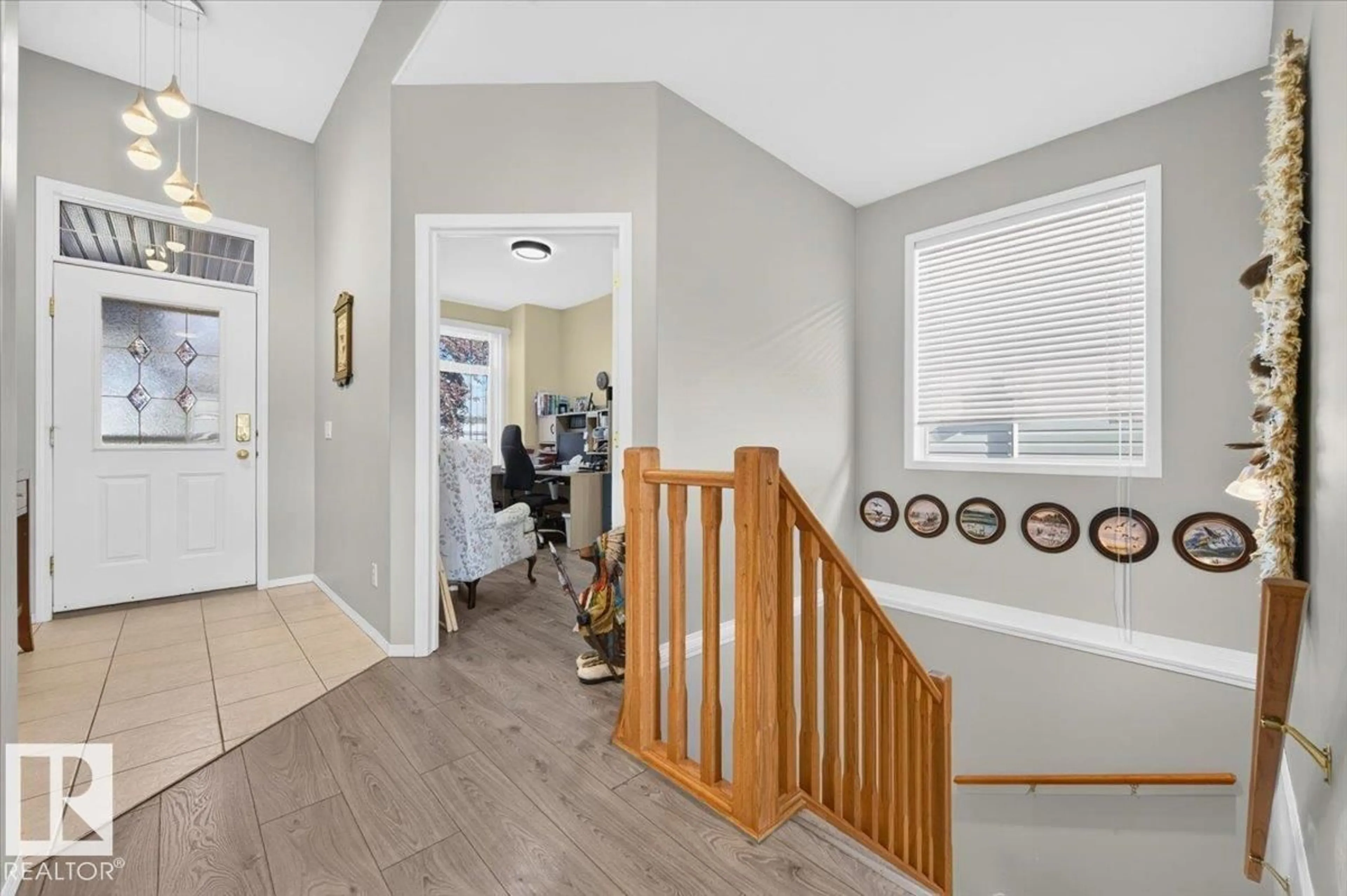 Indoor entryway for 3 WINDERMERE, Fort Saskatchewan Alberta T8L4M5