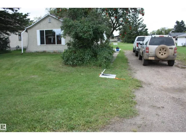 5124 49 STREET, Waskatenau 2
