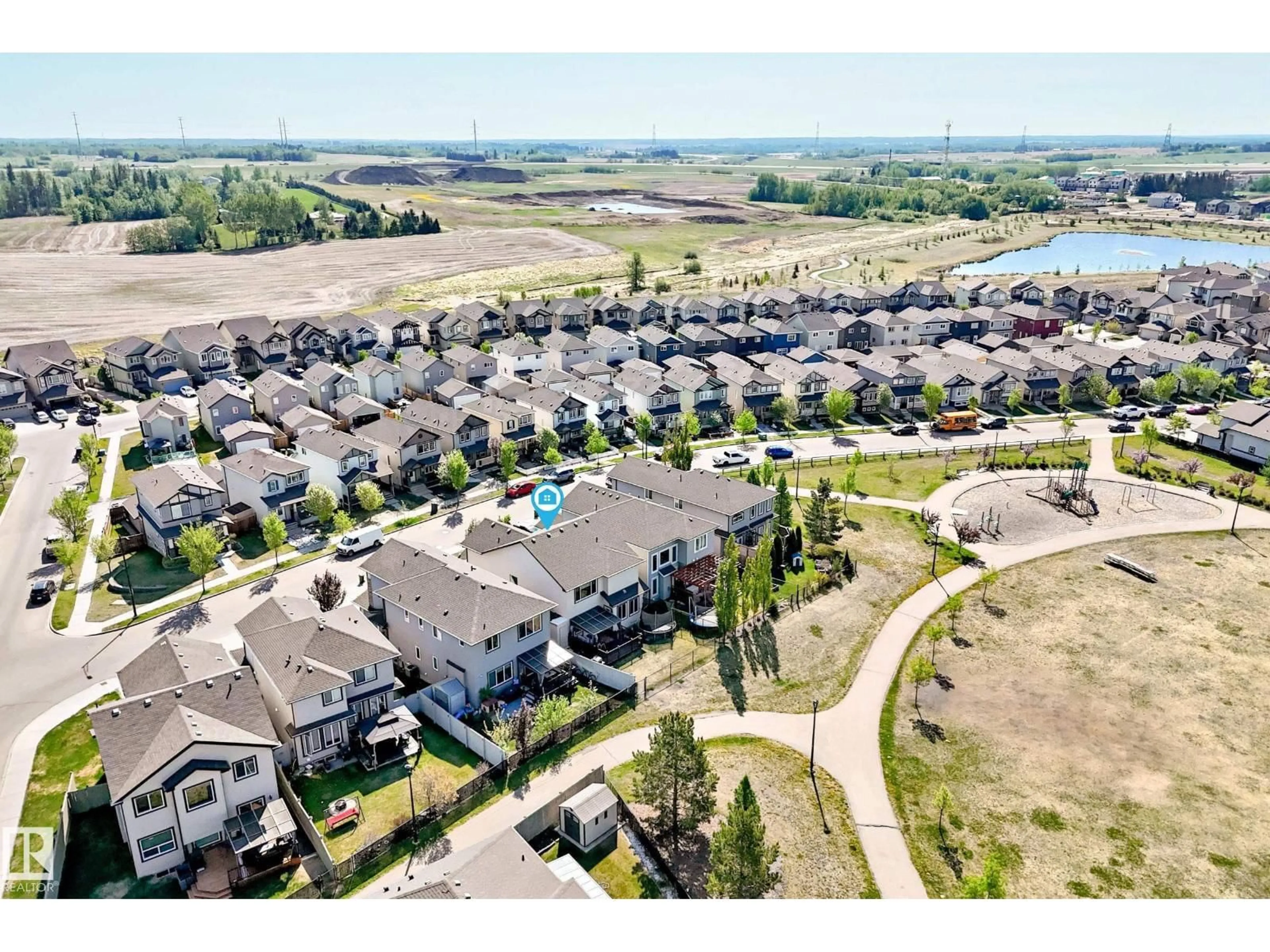 A pic from outside/outdoor area/front of a property/back of a property/a pic from drone, water/lake/river/ocean view for 2812 12 ST, Edmonton Alberta T6T0V8