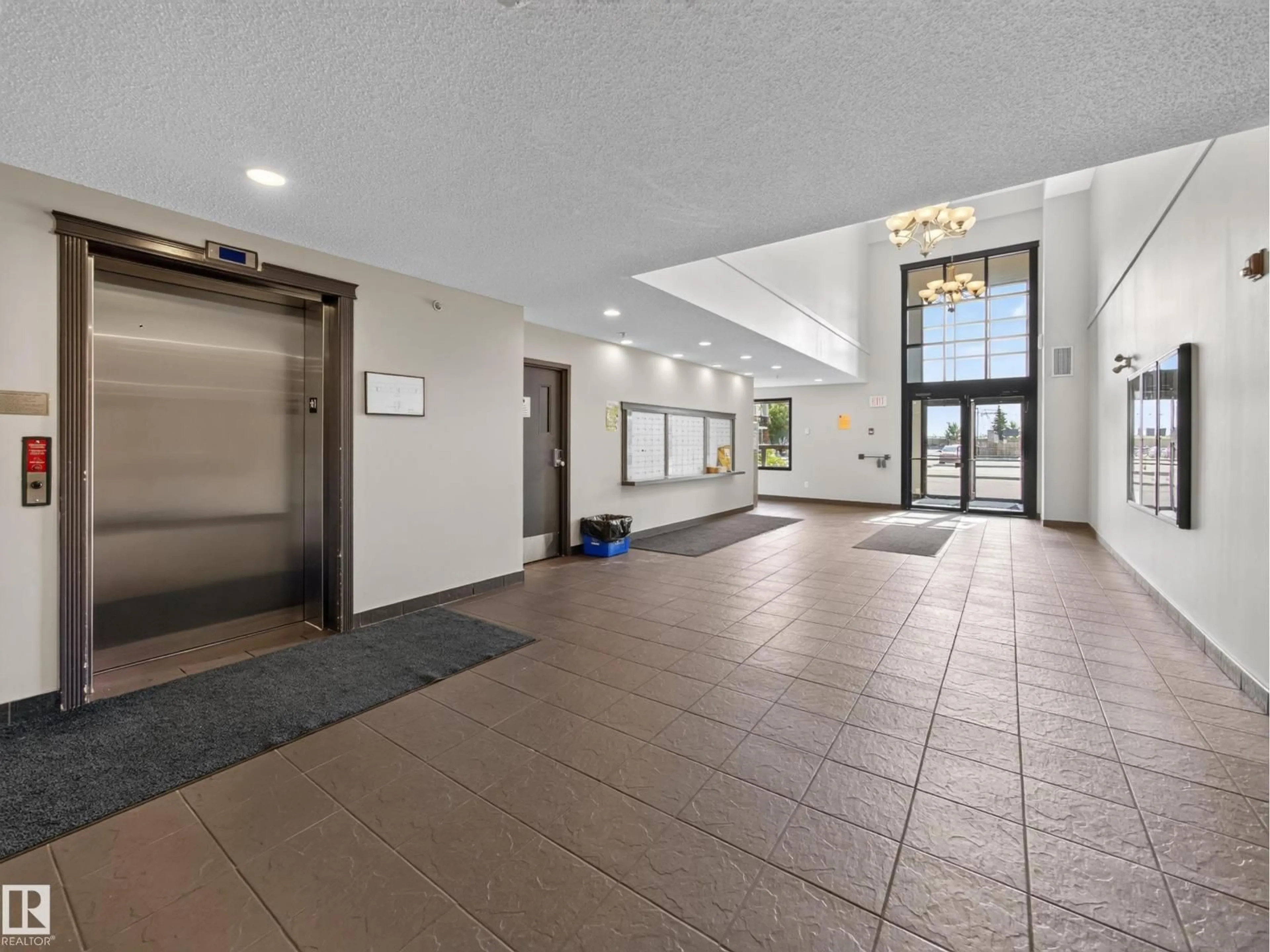 Indoor foyer for 3107 - 9351 SIMPSON DR, Edmonton Alberta T6R0N4