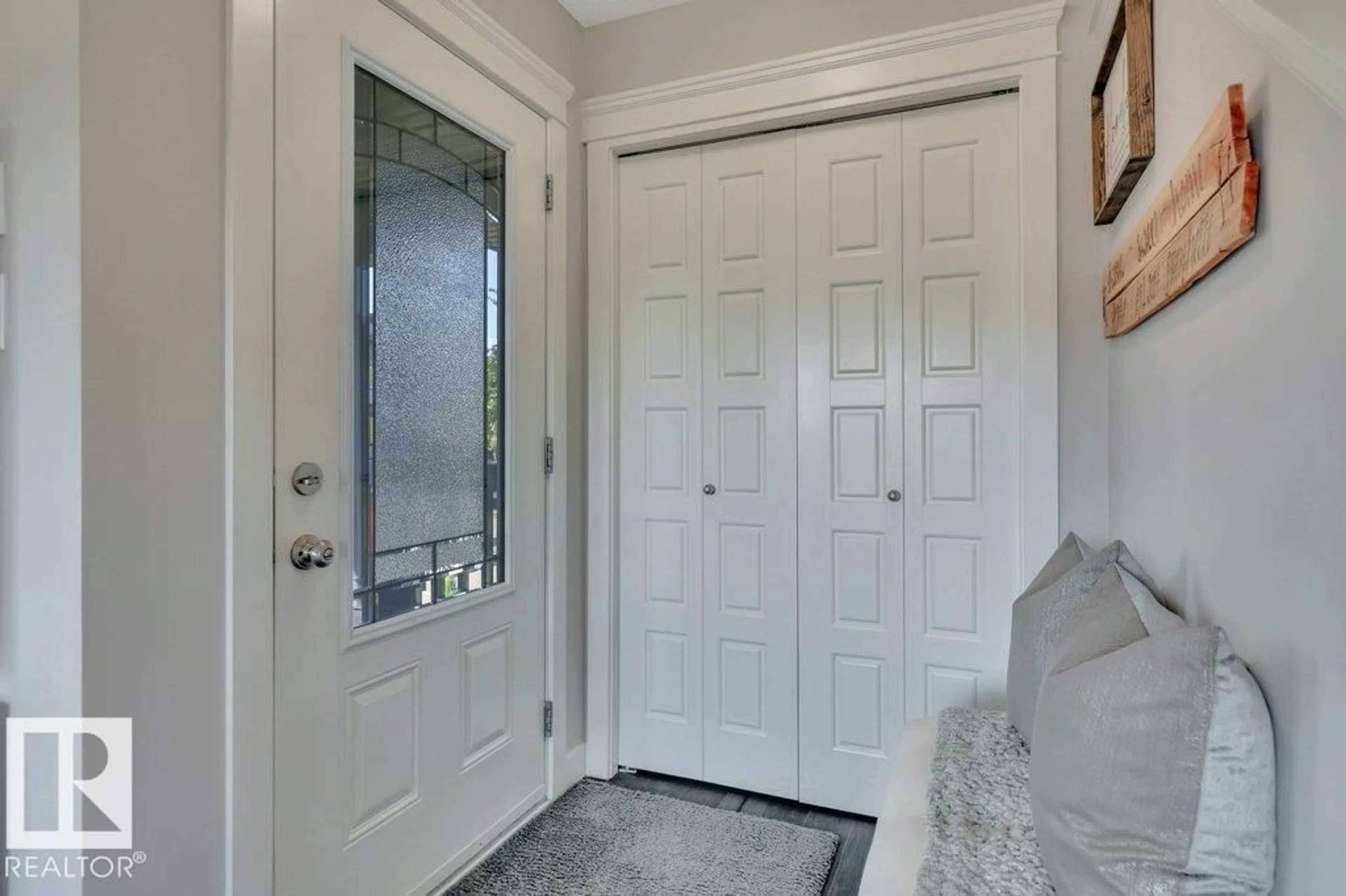 Indoor entryway for 160 DESROCHERS GATE, Edmonton Alberta T6W3H8