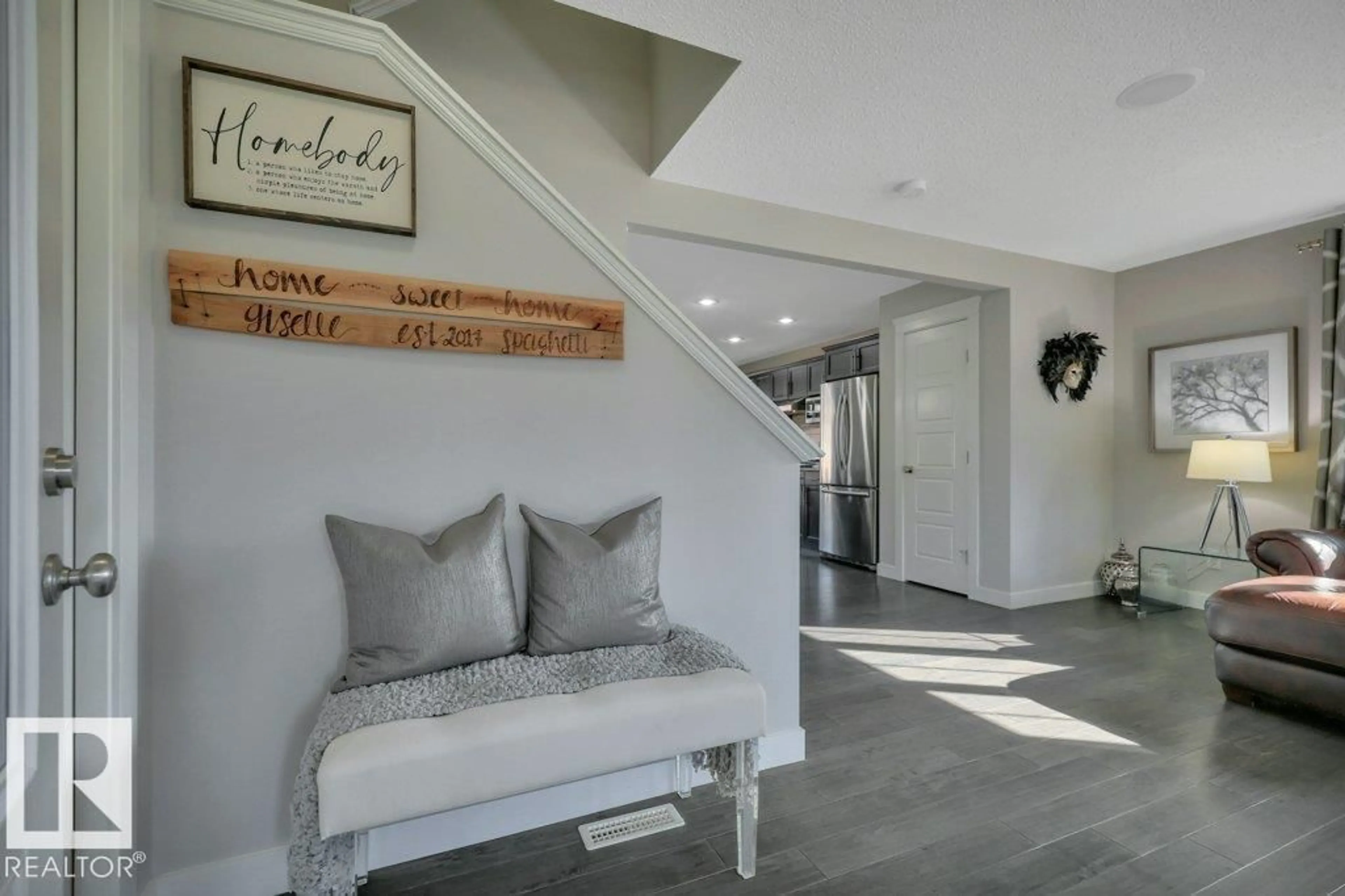 Indoor entryway for 160 DESROCHERS GATE, Edmonton Alberta T6W3H8