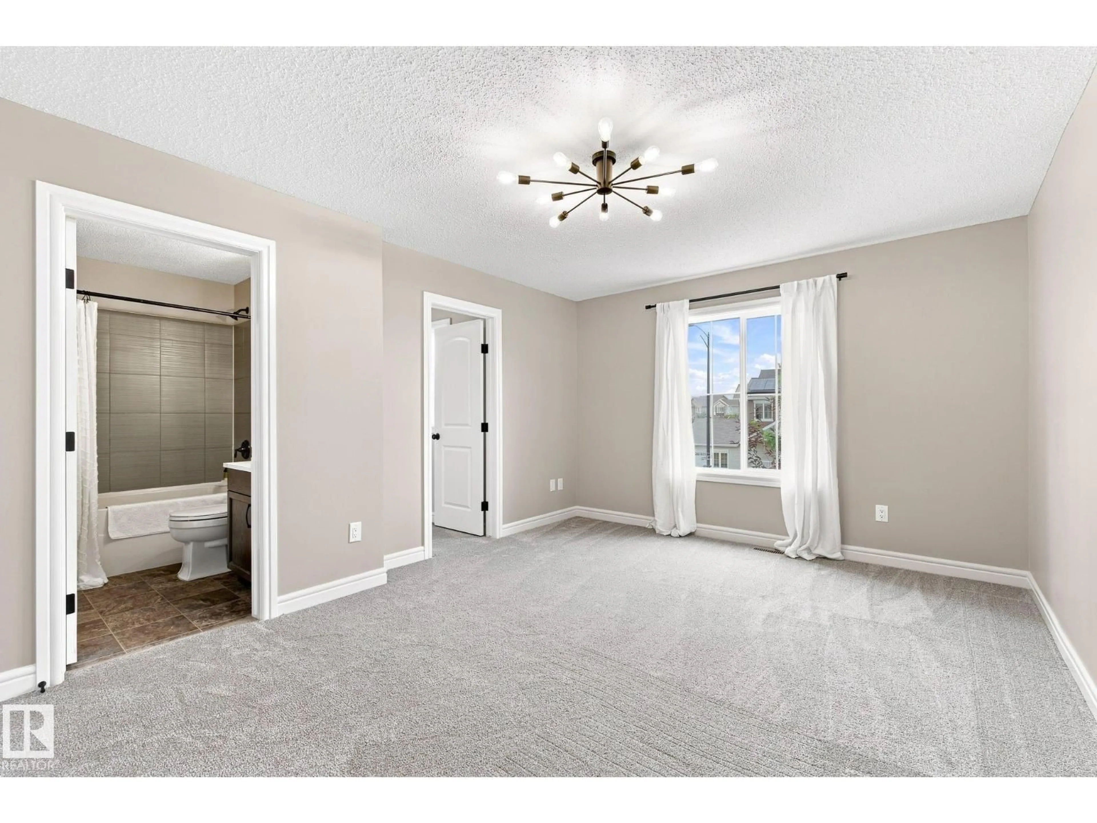 A pic of a room for 289 DESROCHERS BV, Edmonton Alberta T6W3H9