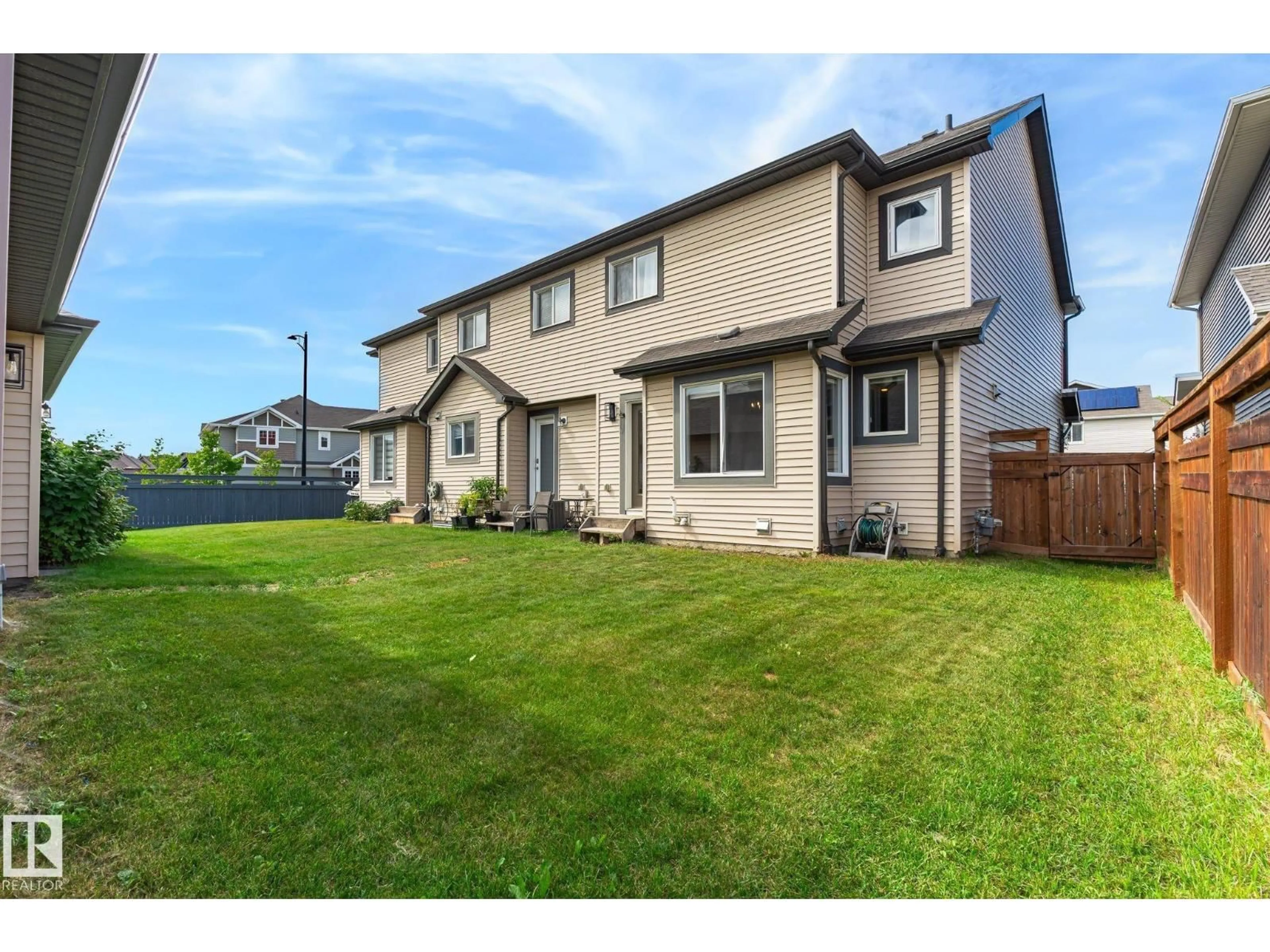 A pic from outside/outdoor area/front of a property/back of a property/a pic from drone, street for 289 DESROCHERS BV, Edmonton Alberta T6W3H9