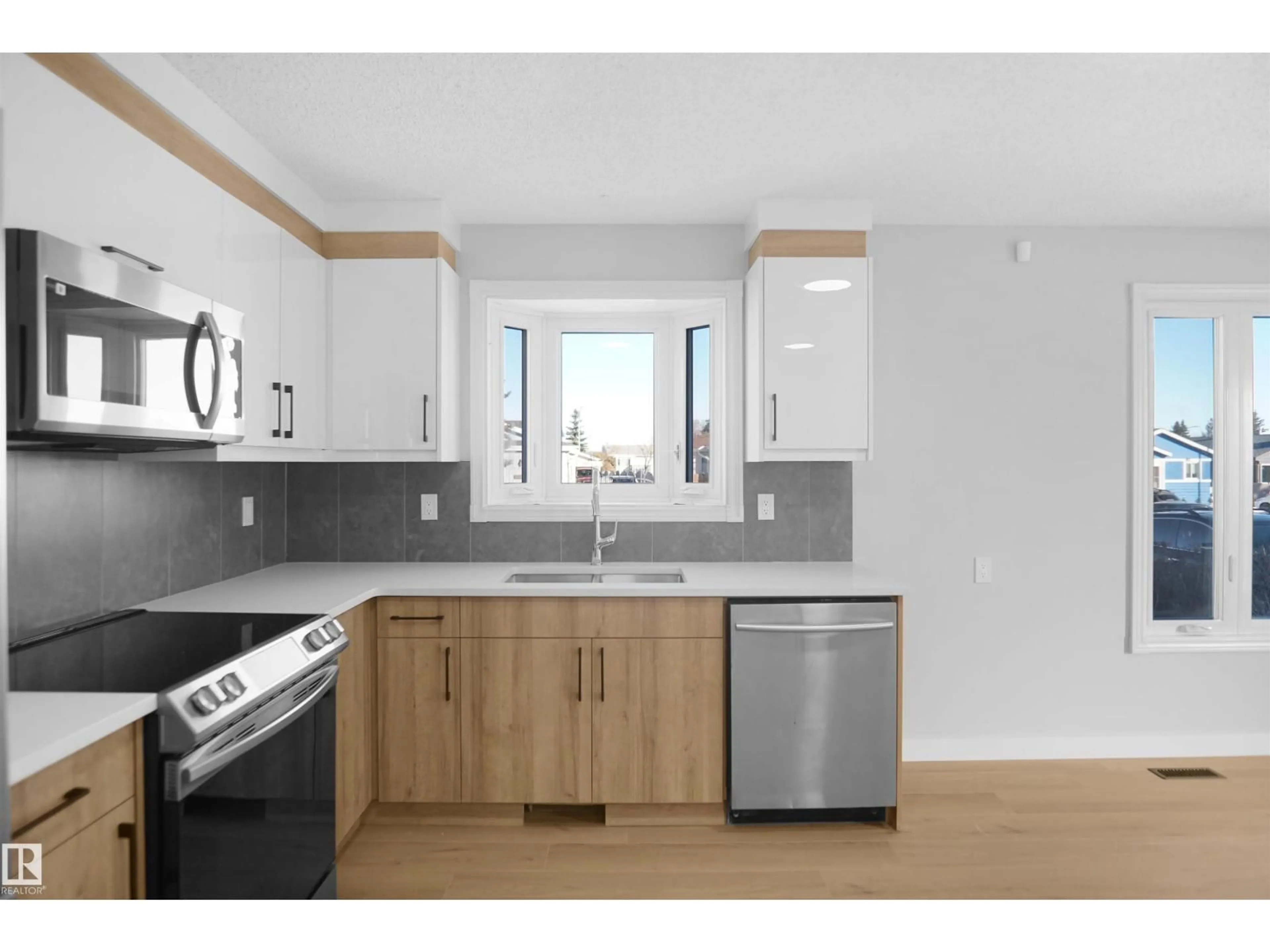 Standard kitchen, unknown for NW - 3312 44A ST, Edmonton Alberta T6L4W9