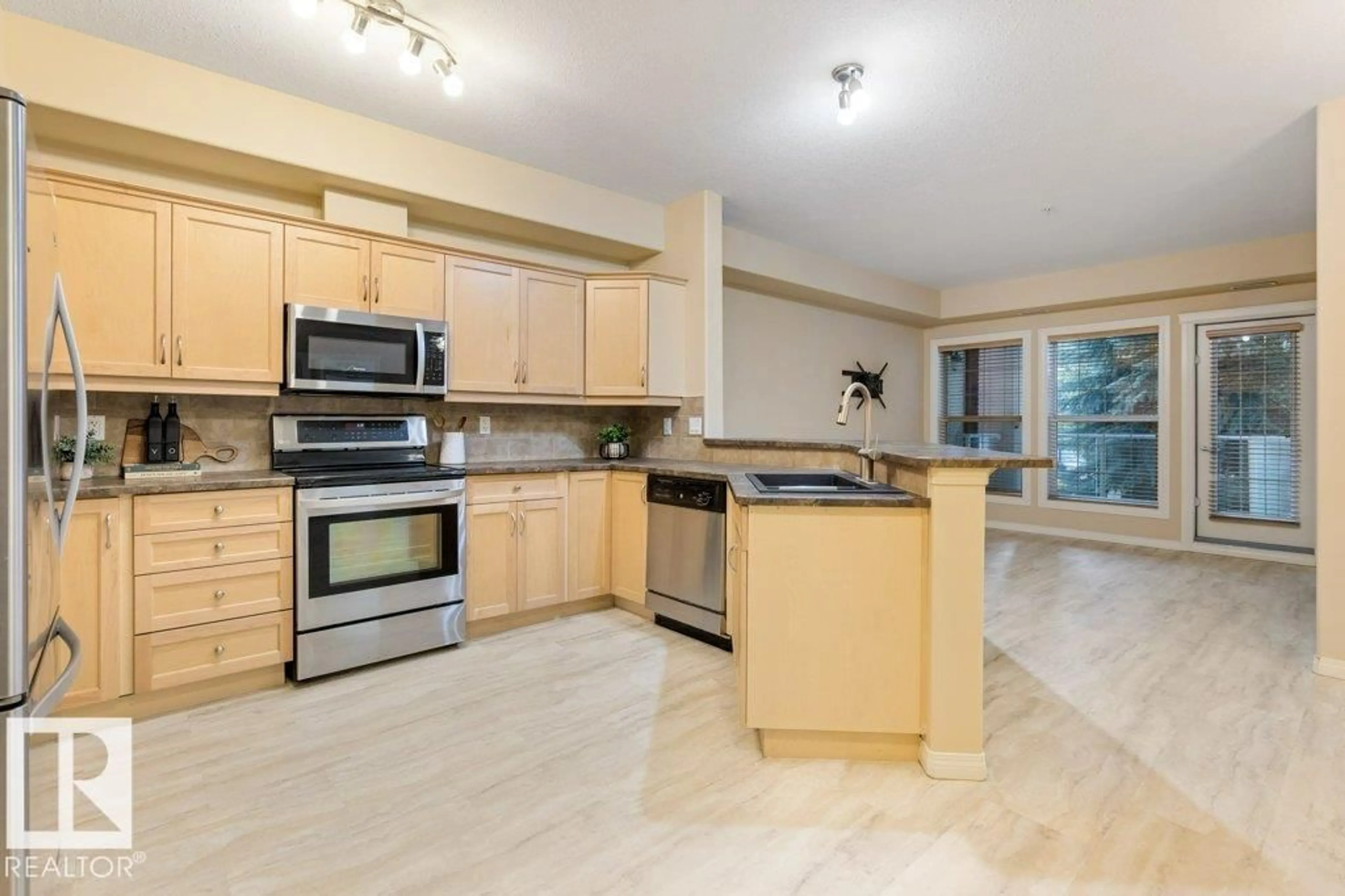Open concept kitchen, unknown for 45 - 121 INGLEWOOD DR, St. Albert Alberta T8N0B6