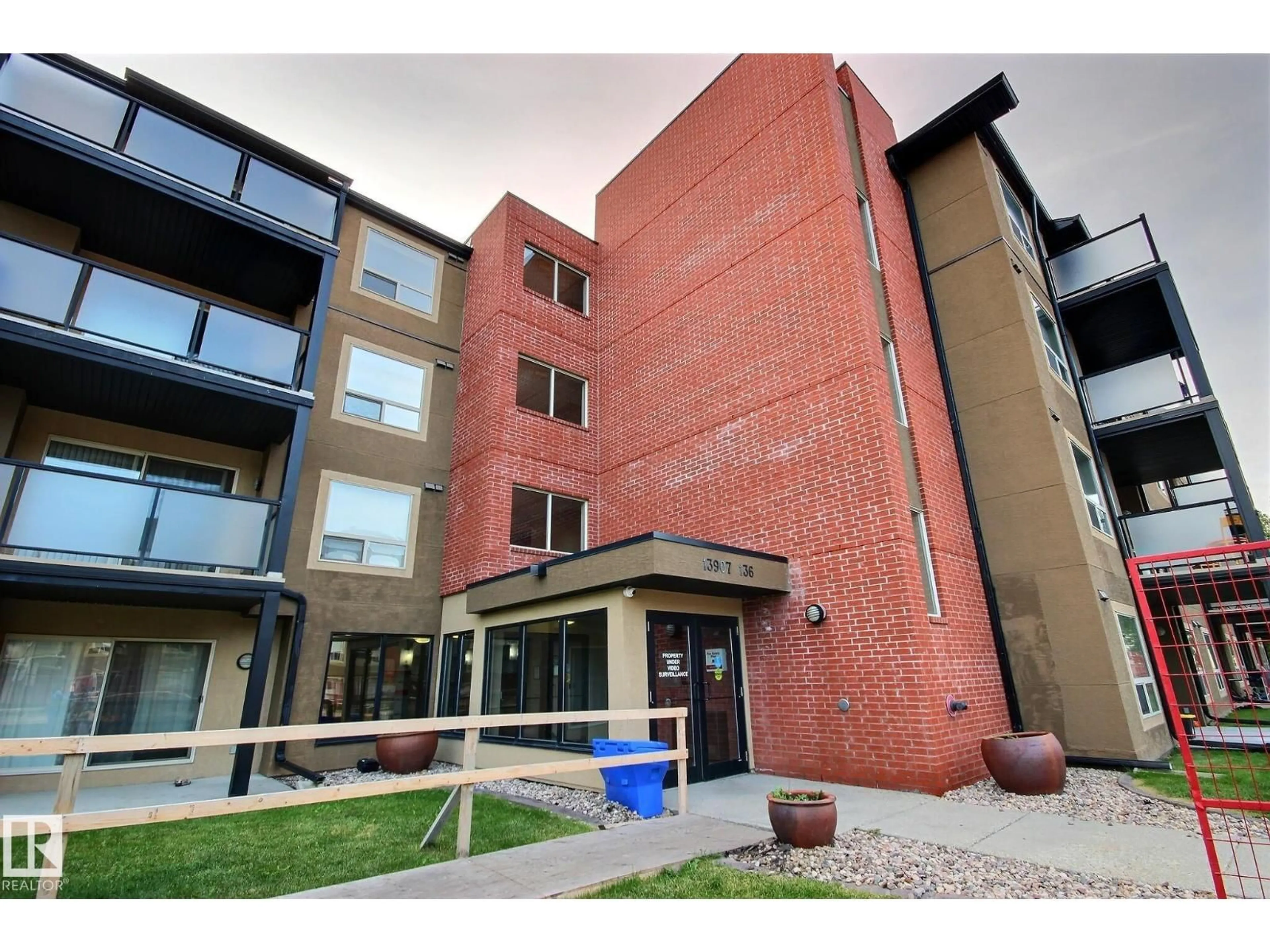 Unknown for #105 - 13907 136 ST, Edmonton Alberta T6V1Y5