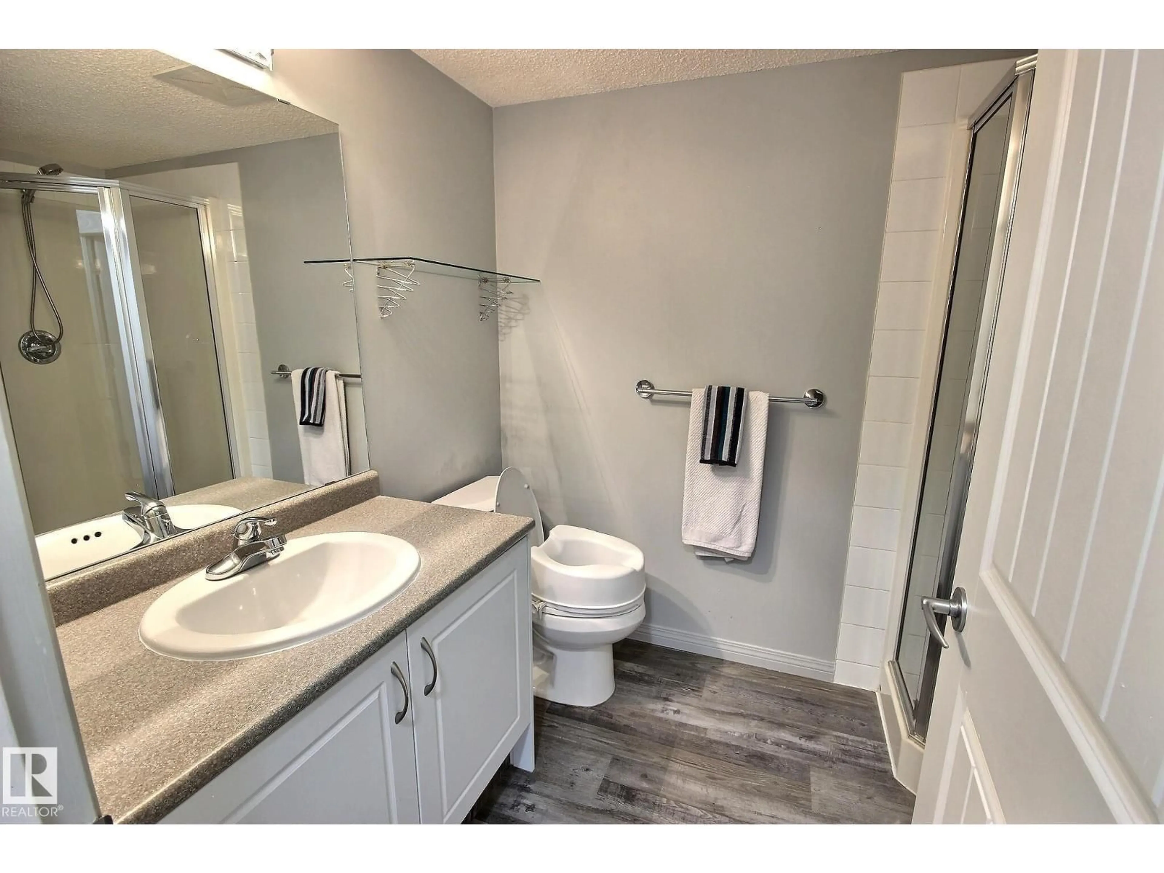 Standard bathroom, ceramic/tile floor for #105 - 13907 136 ST, Edmonton Alberta T6V1Y5