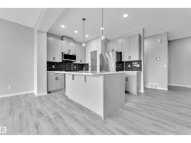 16832 49 ST, Edmonton 5