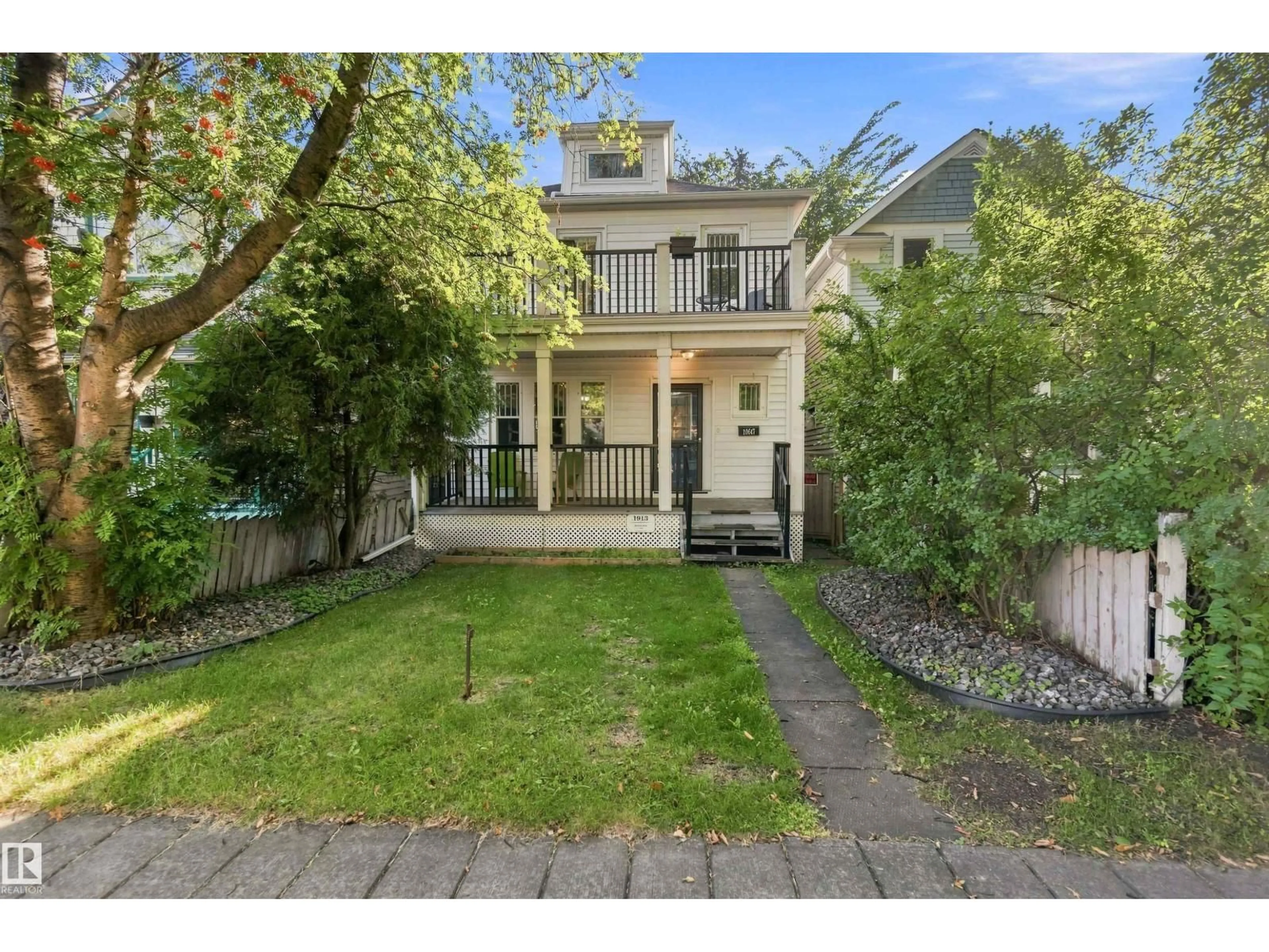 A pic from outside/outdoor area/front of a property/back of a property/a pic from drone, street for 10647 125 ST, Edmonton Alberta T5N1T7