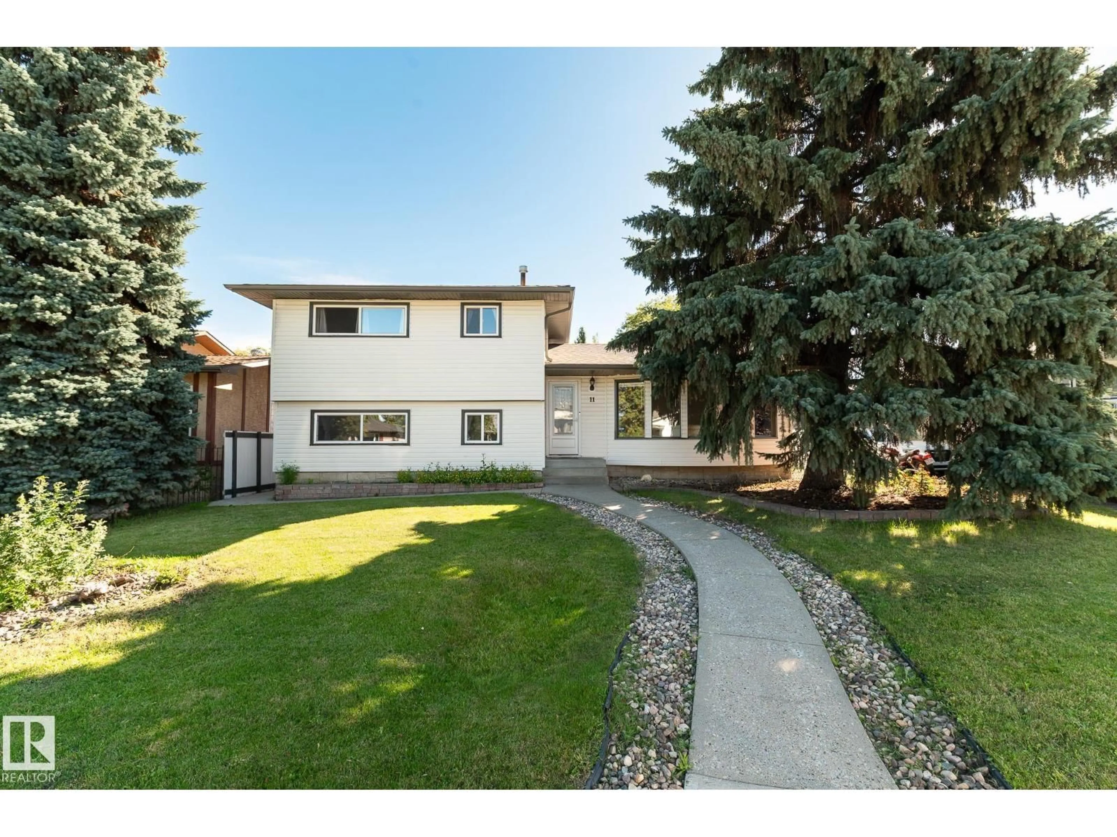 A pic from outside/outdoor area/front of a property/back of a property/a pic from drone, street for 11 OATWAY ST, Spruce Grove Alberta T7X2E5