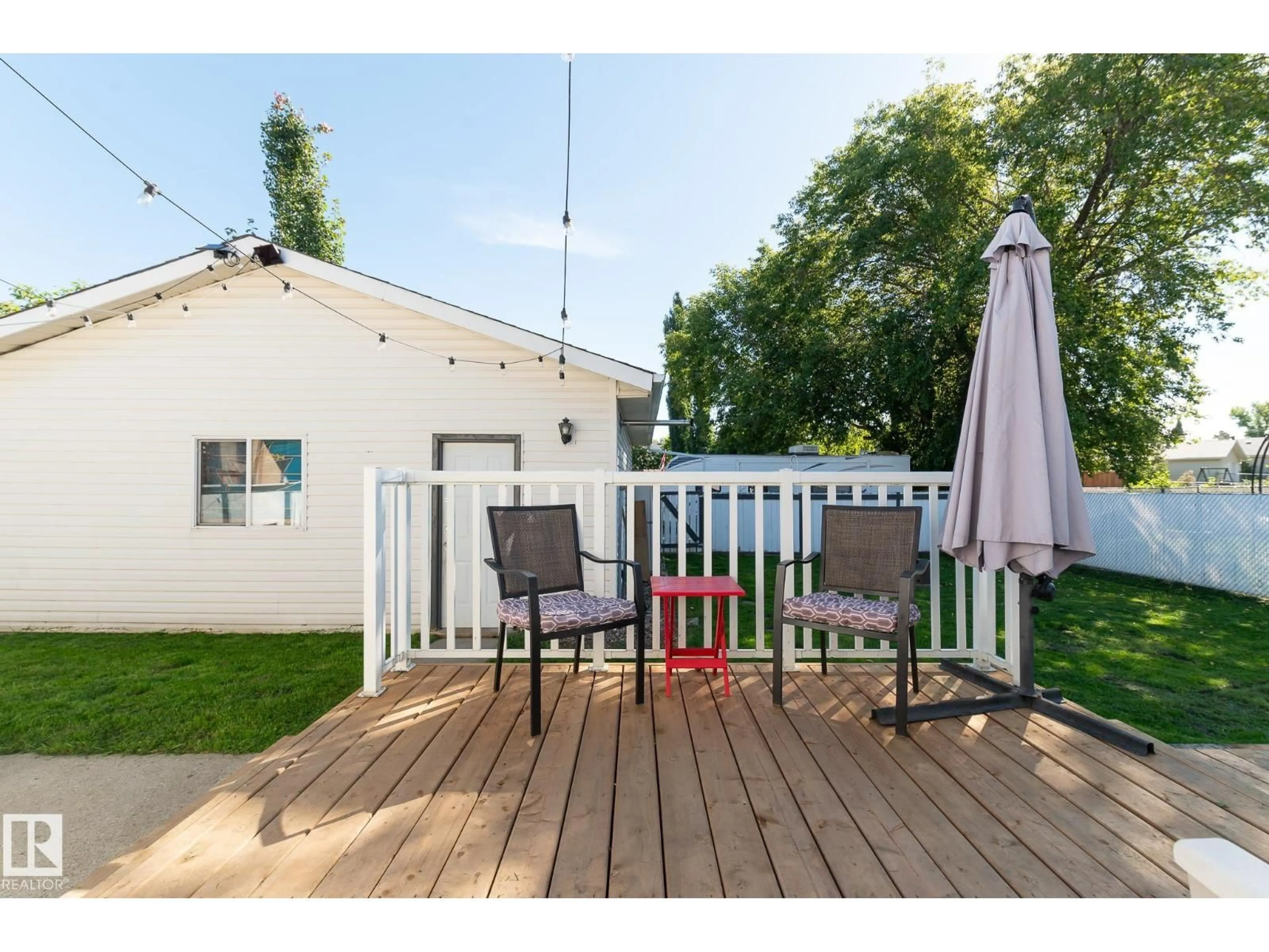 Patio, street for 11 OATWAY ST, Spruce Grove Alberta T7X2E5