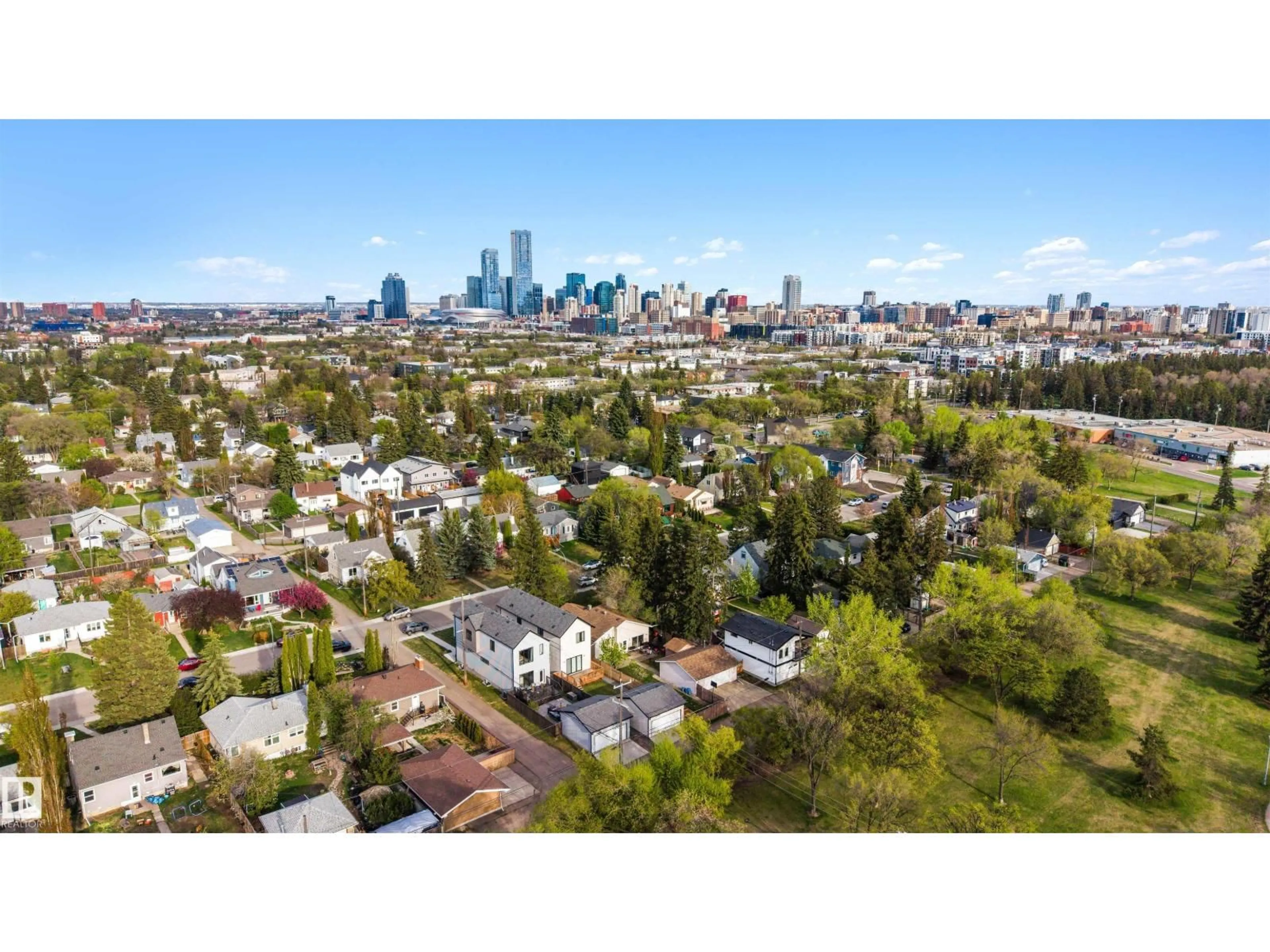 A pic from outside/outdoor area/front of a property/back of a property/a pic from drone, city buildings view from balcony for NW - 10948 118 ST, Edmonton Alberta T5H3N9