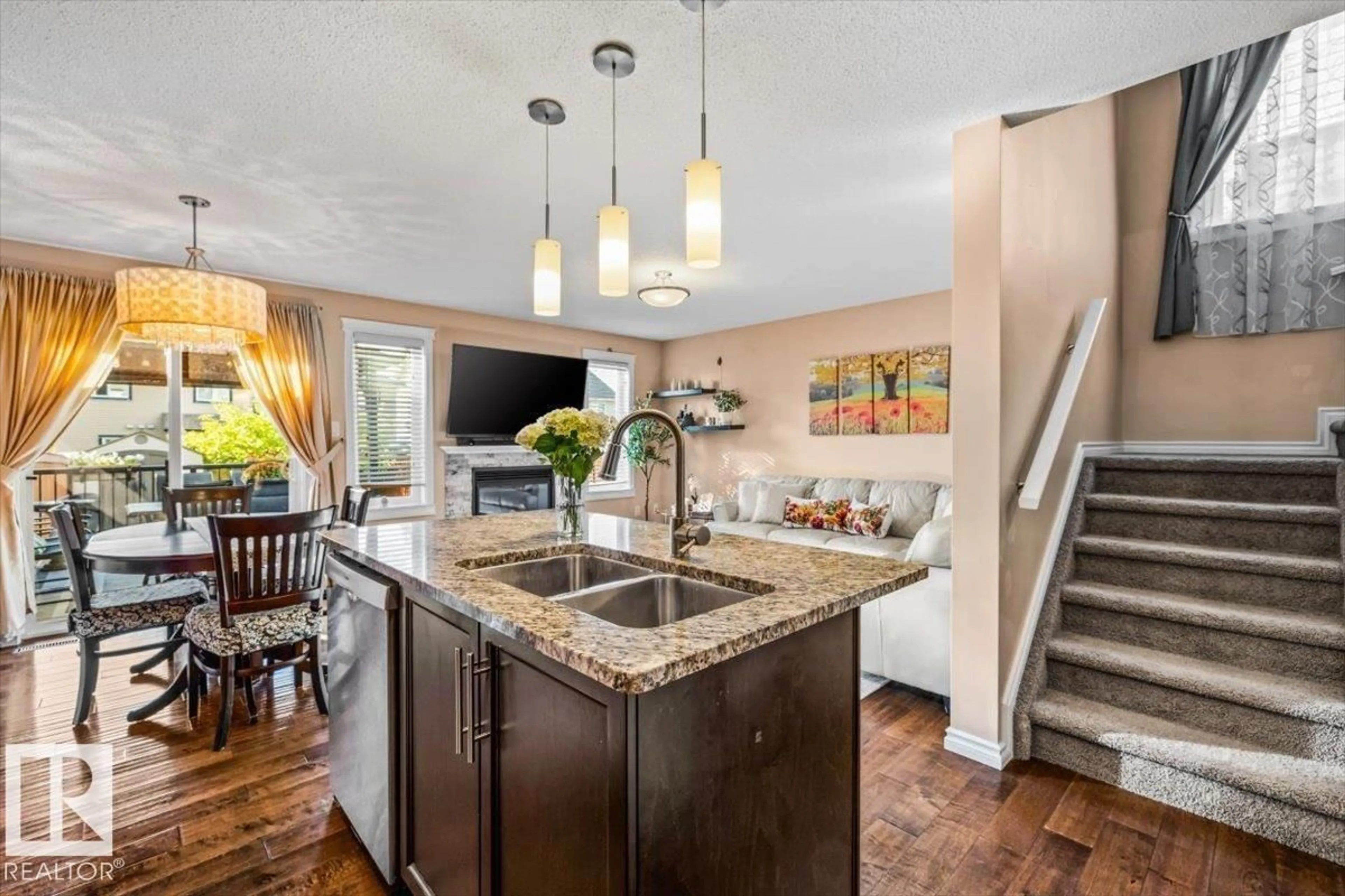 Open concept kitchen, unknown for 9518 SIMPSON CO, Edmonton Alberta T6R0T8