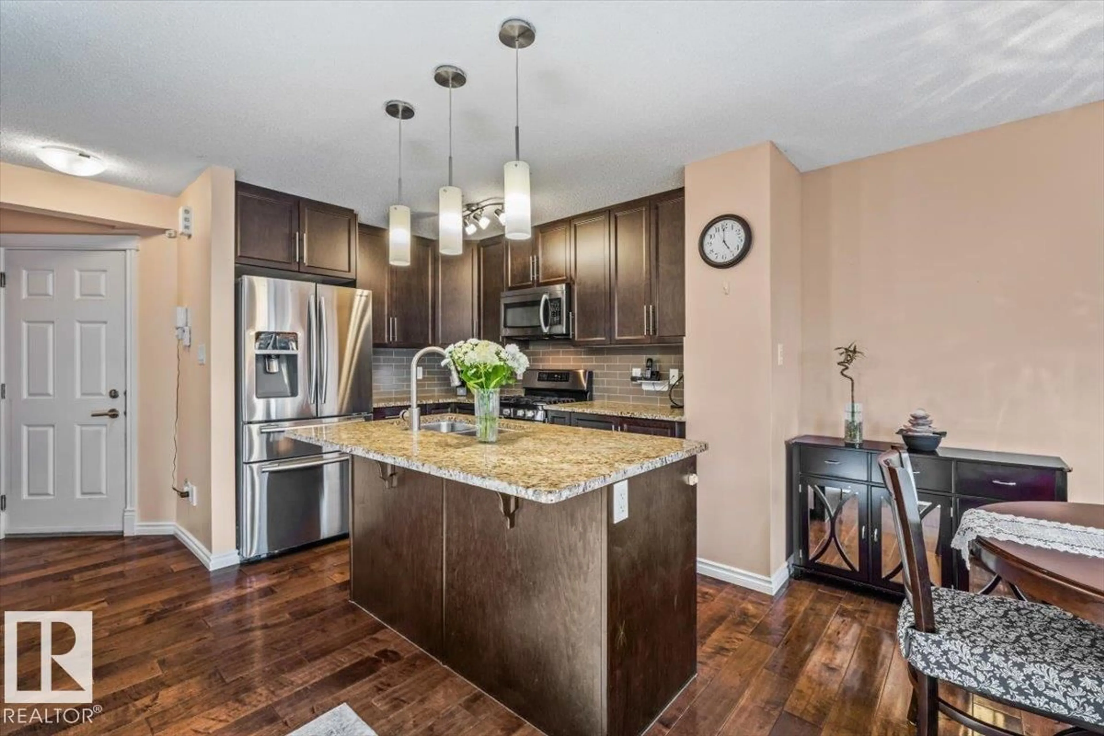 Open concept kitchen, unknown for 9518 SIMPSON CO, Edmonton Alberta T6R0T8