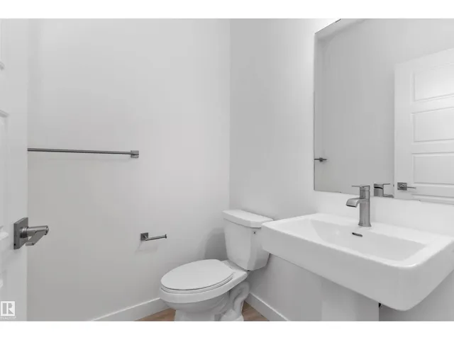 939 18 AV, Edmonton 4
