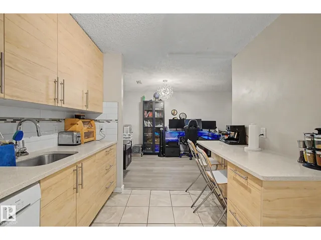 3111 142 AV, Edmonton 2