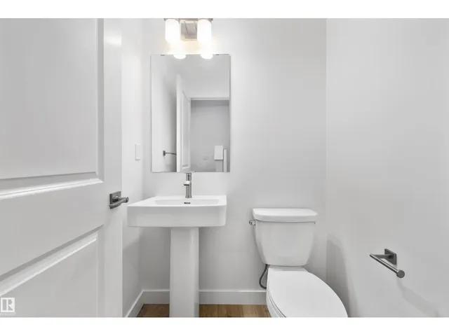 8732 183 AV, Edmonton 4
