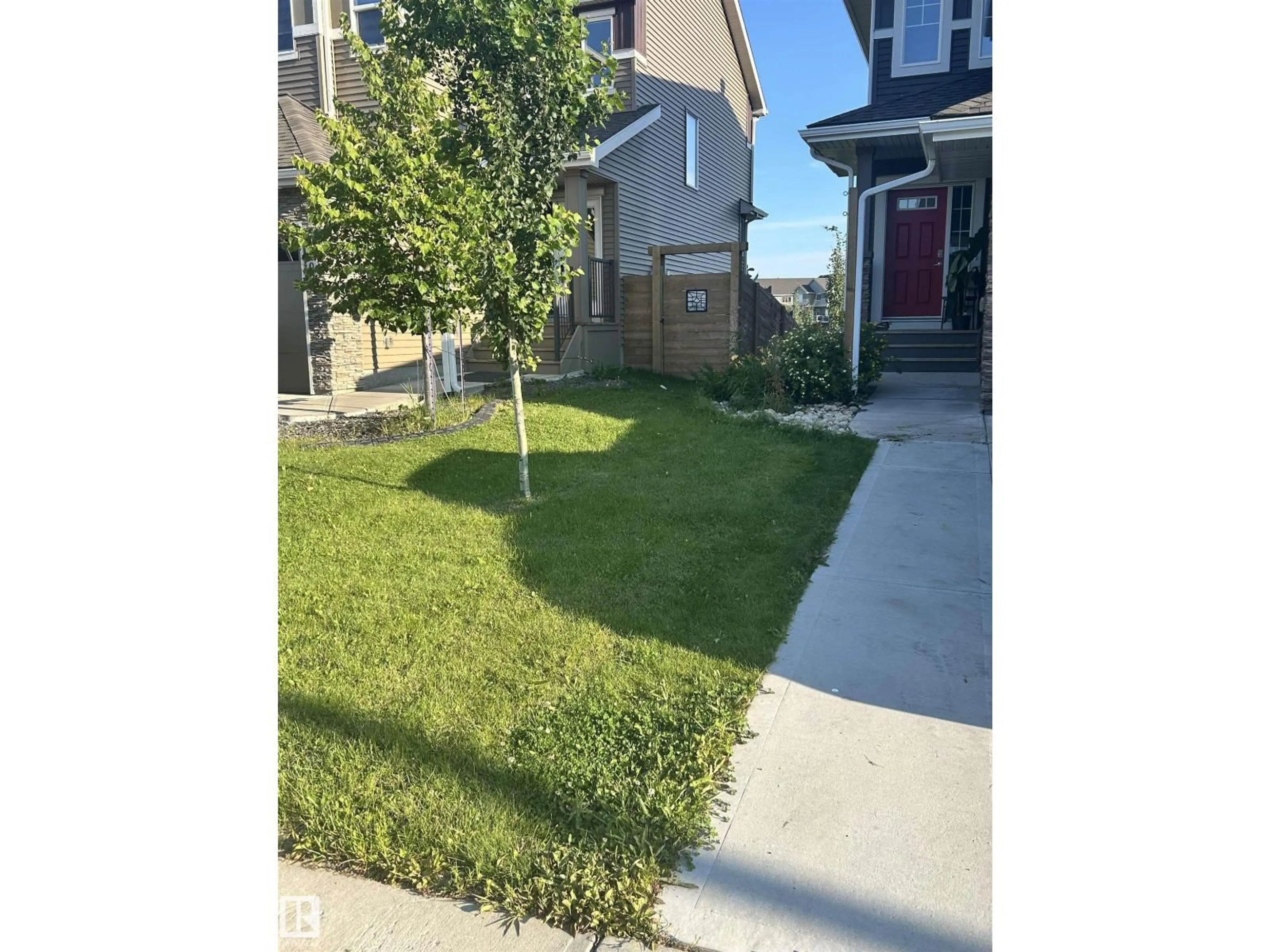 A pic from outside/outdoor area/front of a property/back of a property/a pic from drone, street for 104 JUNEAU WY, St. Albert Alberta T8N7V6