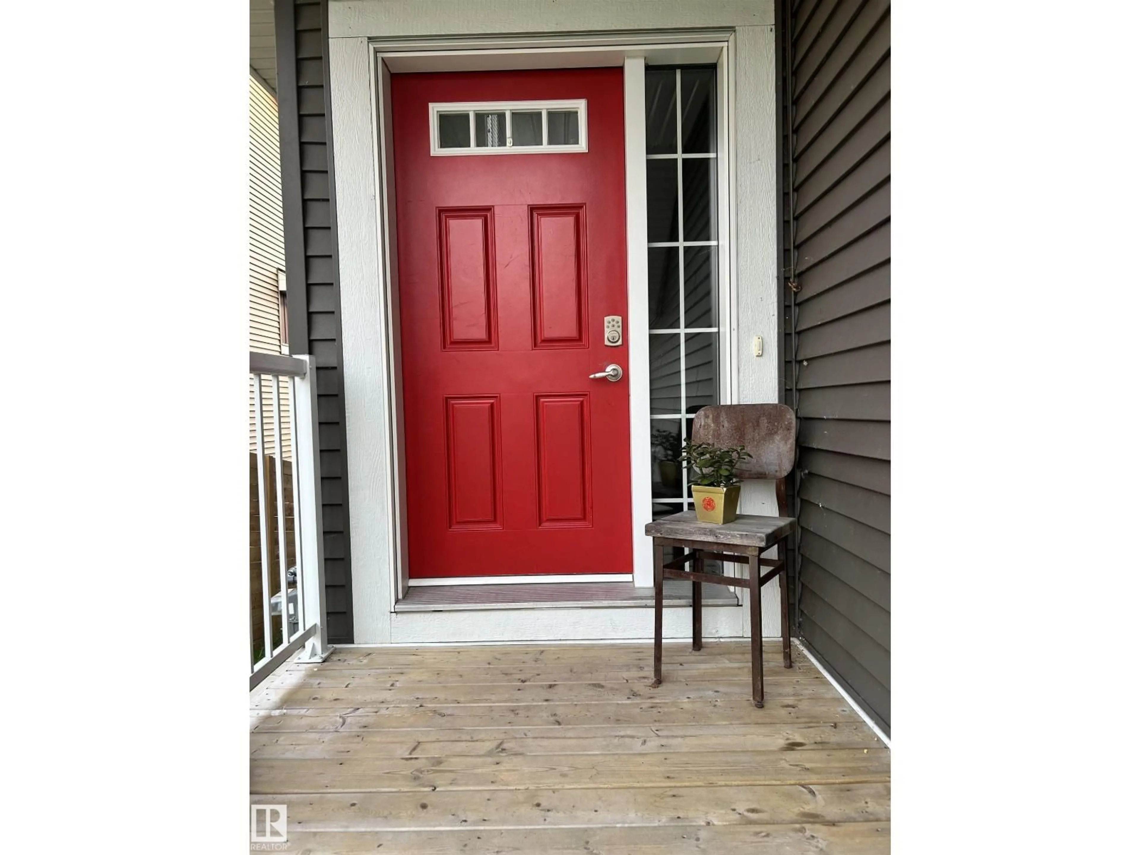 Indoor entryway for 104 JUNEAU WY, St. Albert Alberta T8N7V6