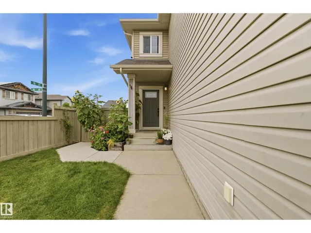 NW - 1564 36 AV, Edmonton 4