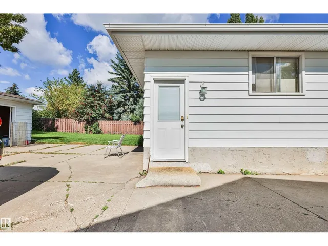 9 HAWKINS CR, Sherwood Park 5