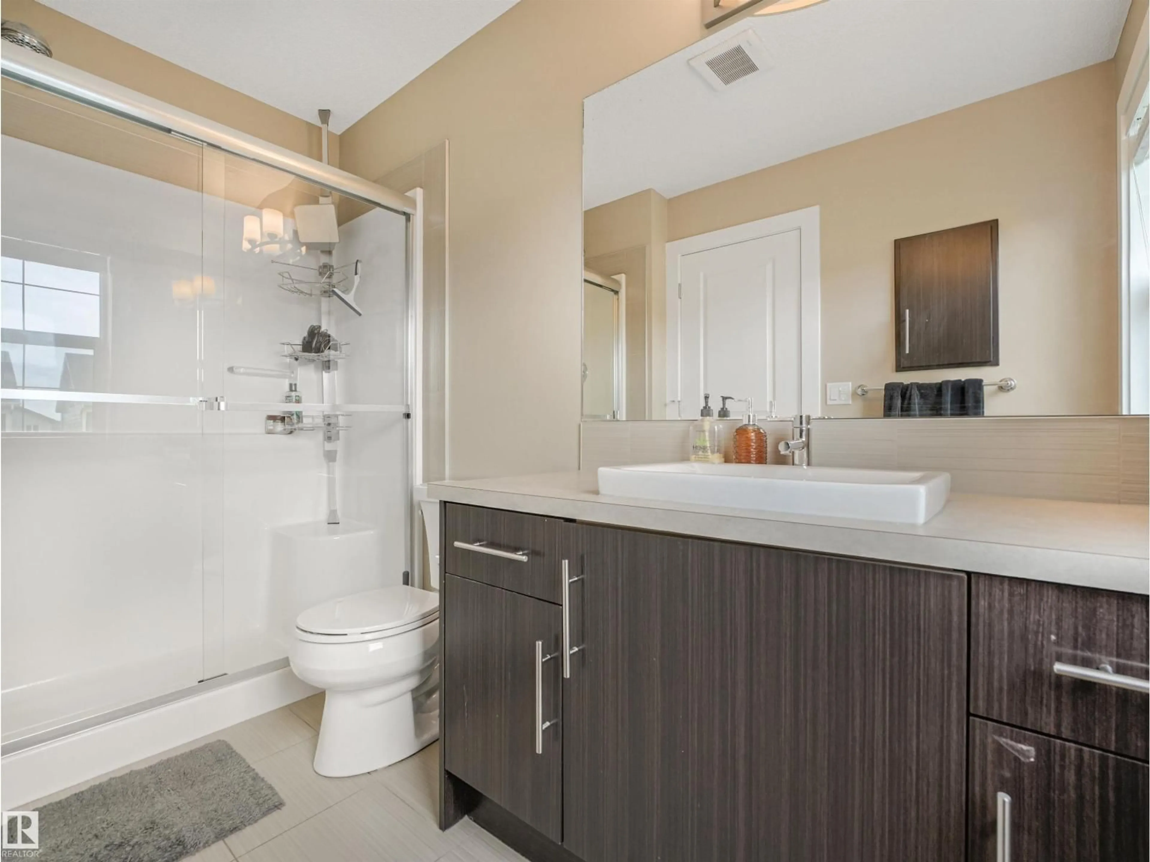 Standard bathroom, ceramic/tile floor for NW - 2113 24 ST, Edmonton Alberta T6T0Y8