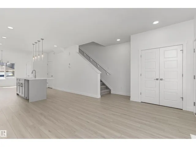 NE - 593 177 AV, Edmonton 4