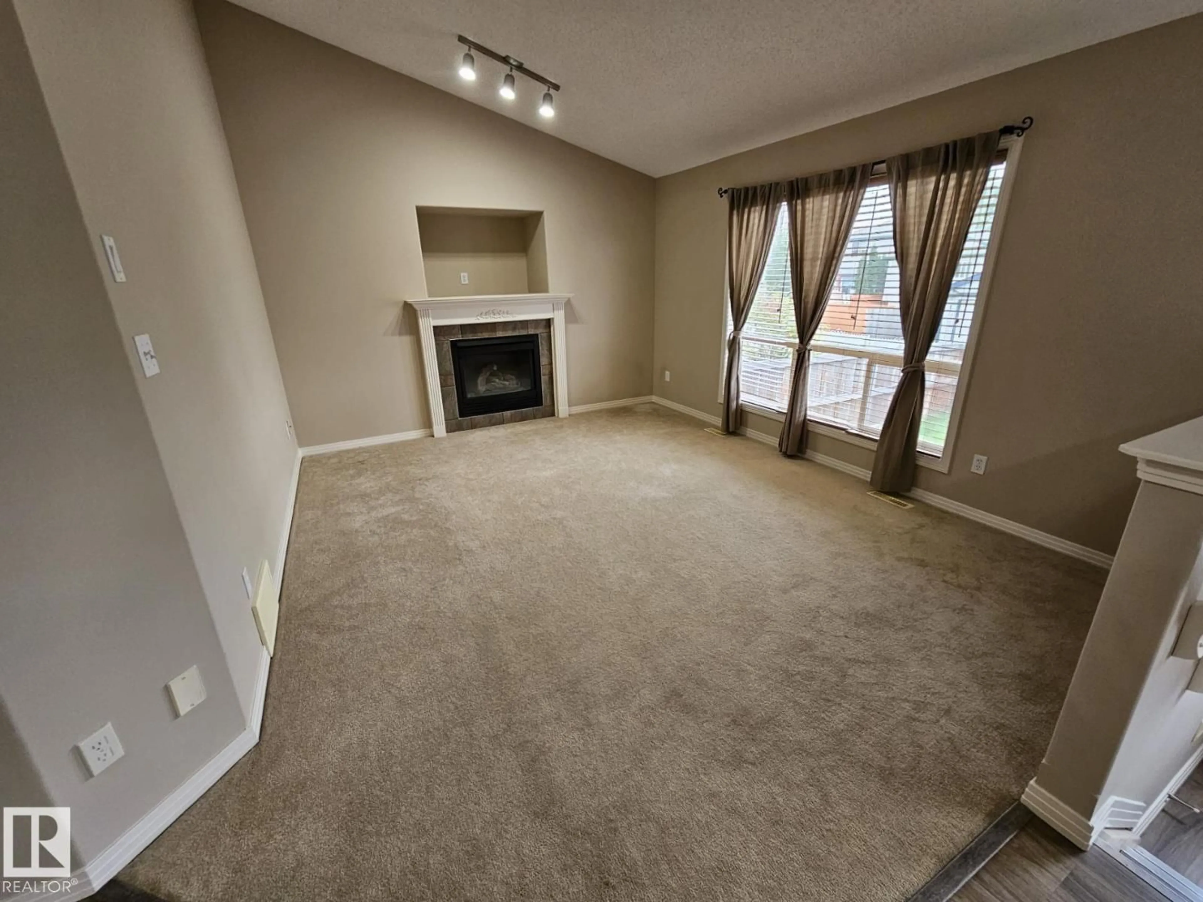 A pic of a room for NW - 4315 151 AV, Edmonton Alberta T5Y3A9
