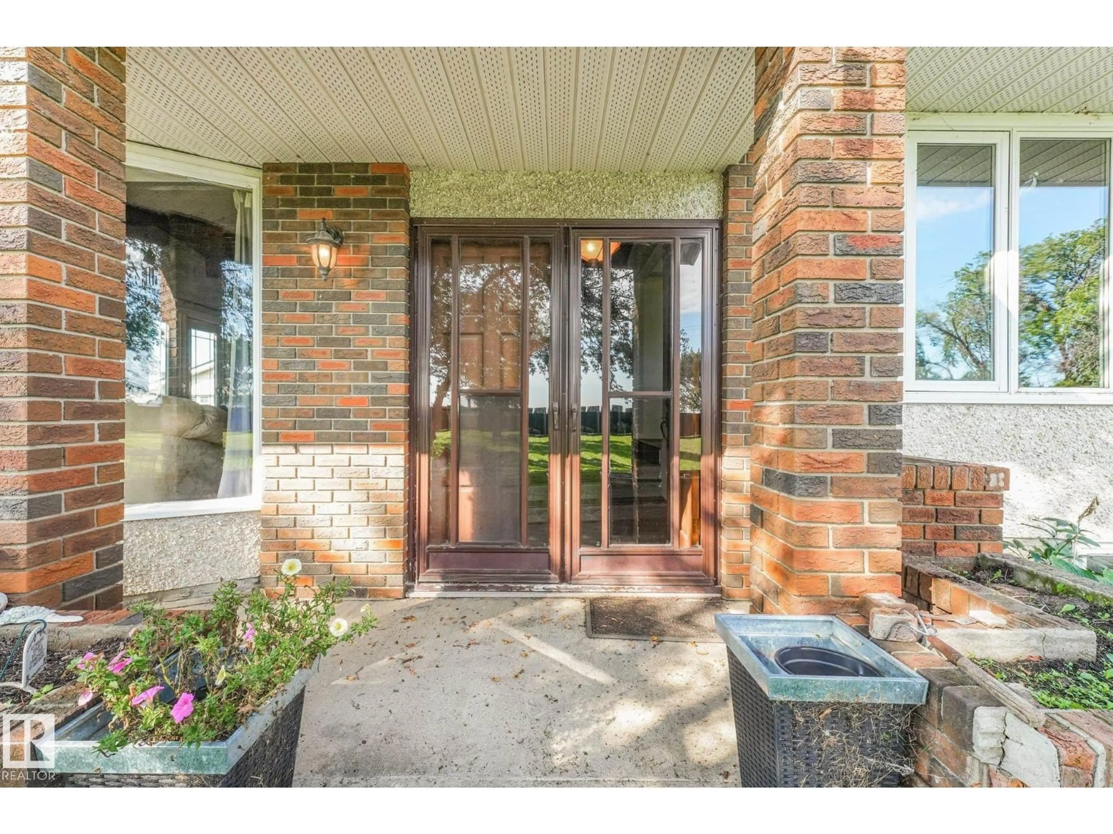 Indoor entryway for #2 - 57422 HWY 2, Rural Sturgeon County Alberta T0G1L0