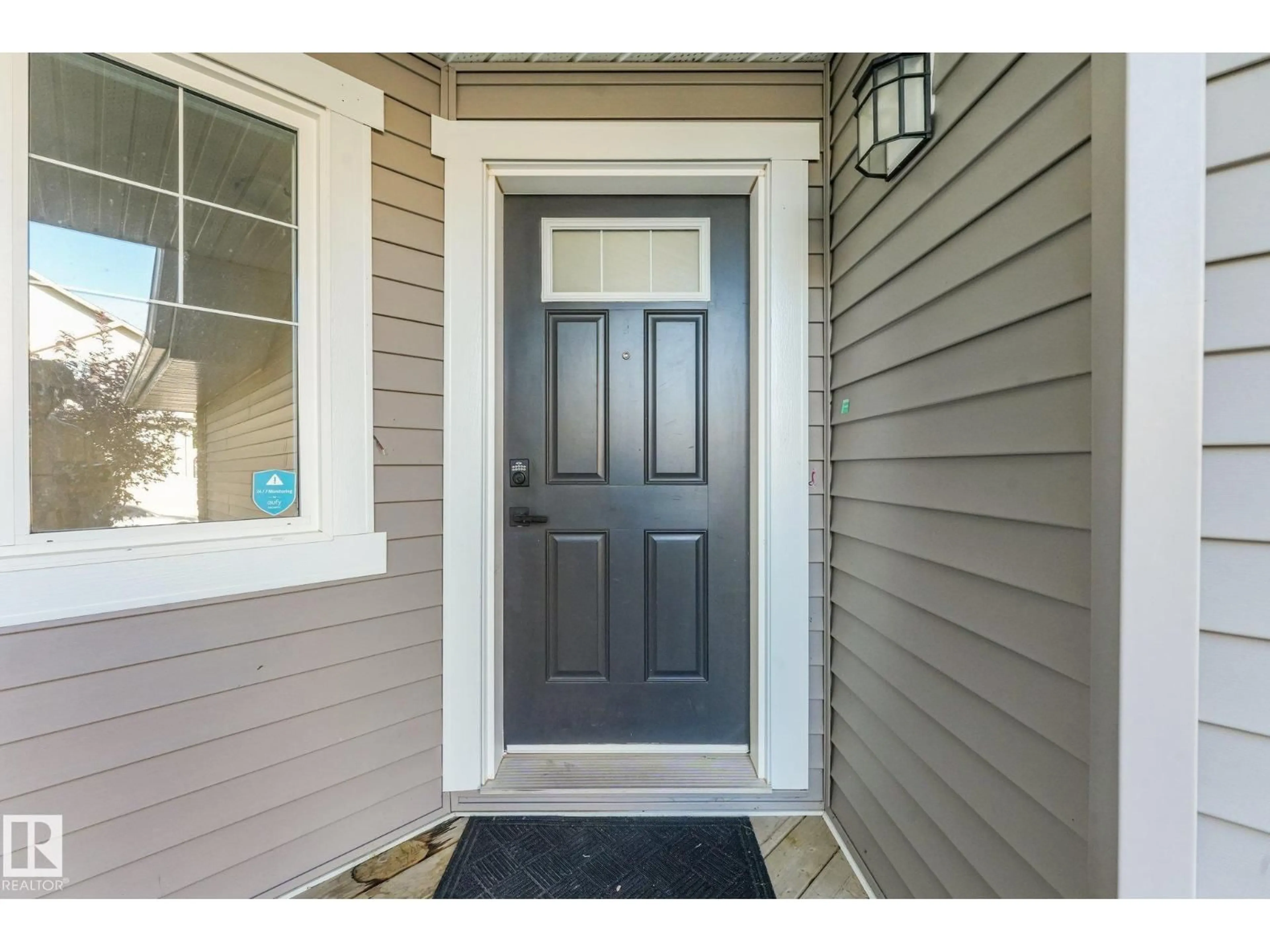 Indoor entryway for NW - 7832 ERASMUS WD, Edmonton Alberta T6M0S3