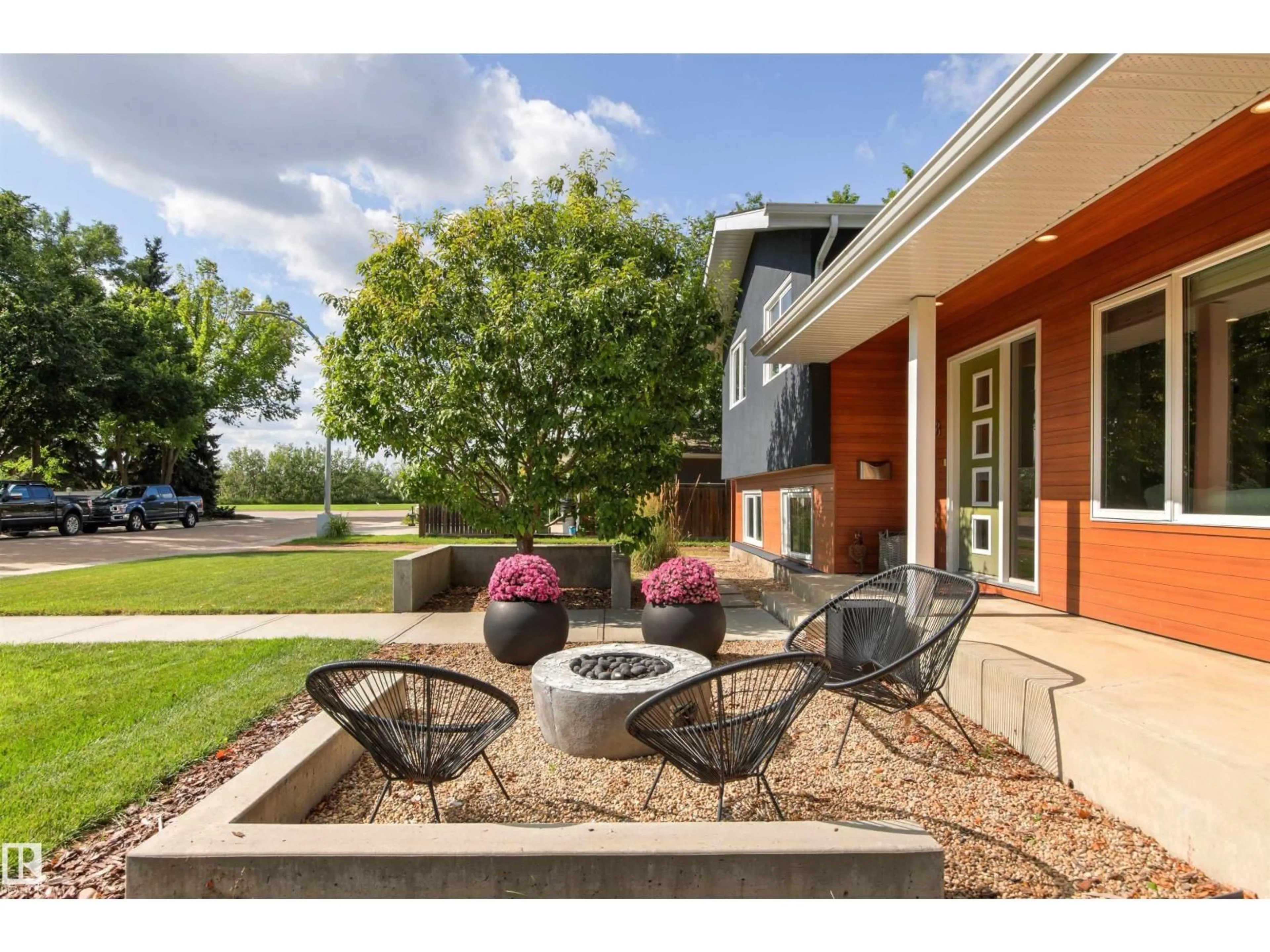 Patio, unknown for NW - 12648 52 AV, Edmonton Alberta T6H0P7