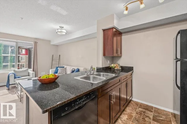 1070 - 315 MCCONACHIE BV, Edmonton 4