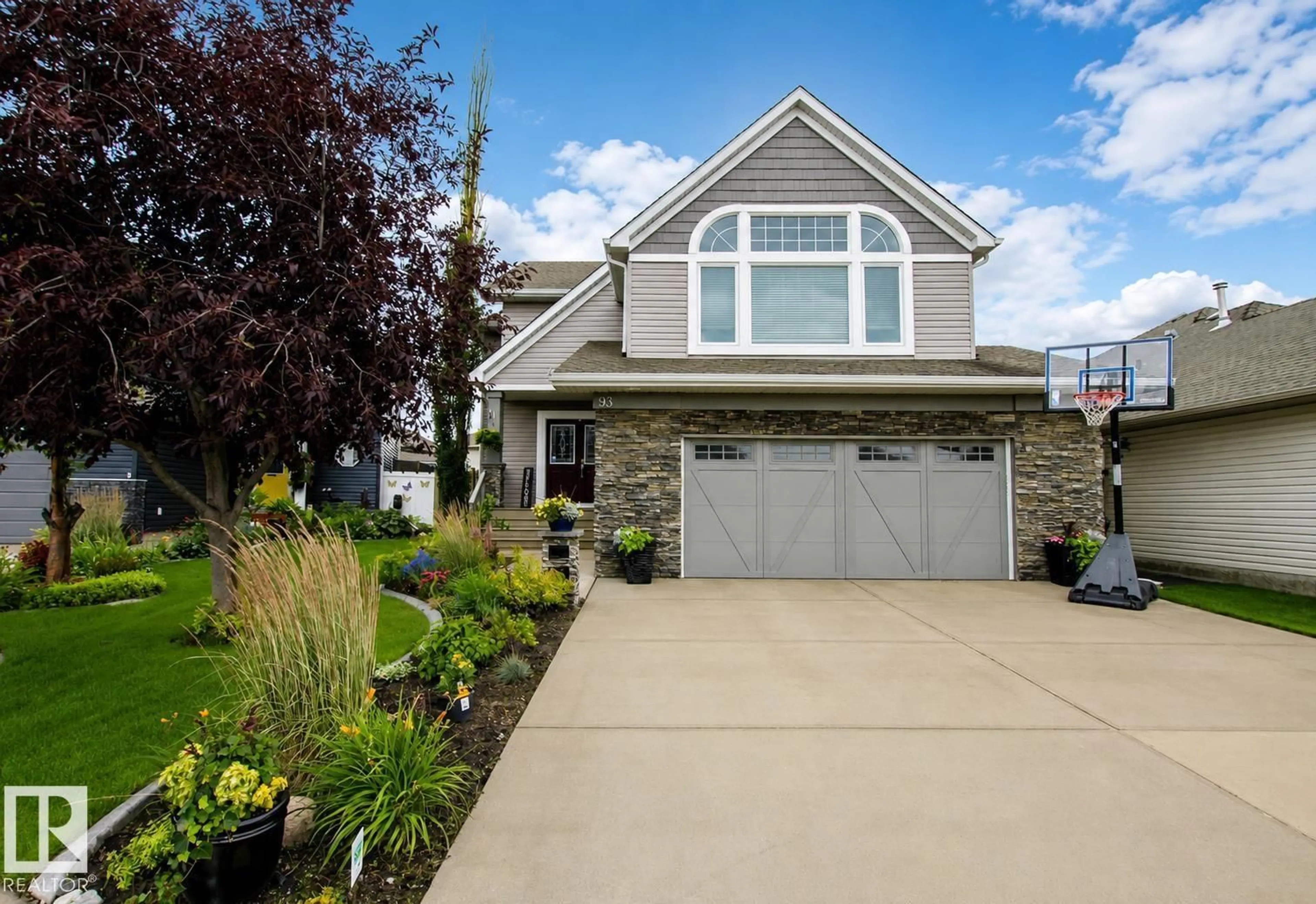 Home with vinyl exterior material, street for 93 RIDGEBROOK CL, Sherwood Park Alberta T8A6L9