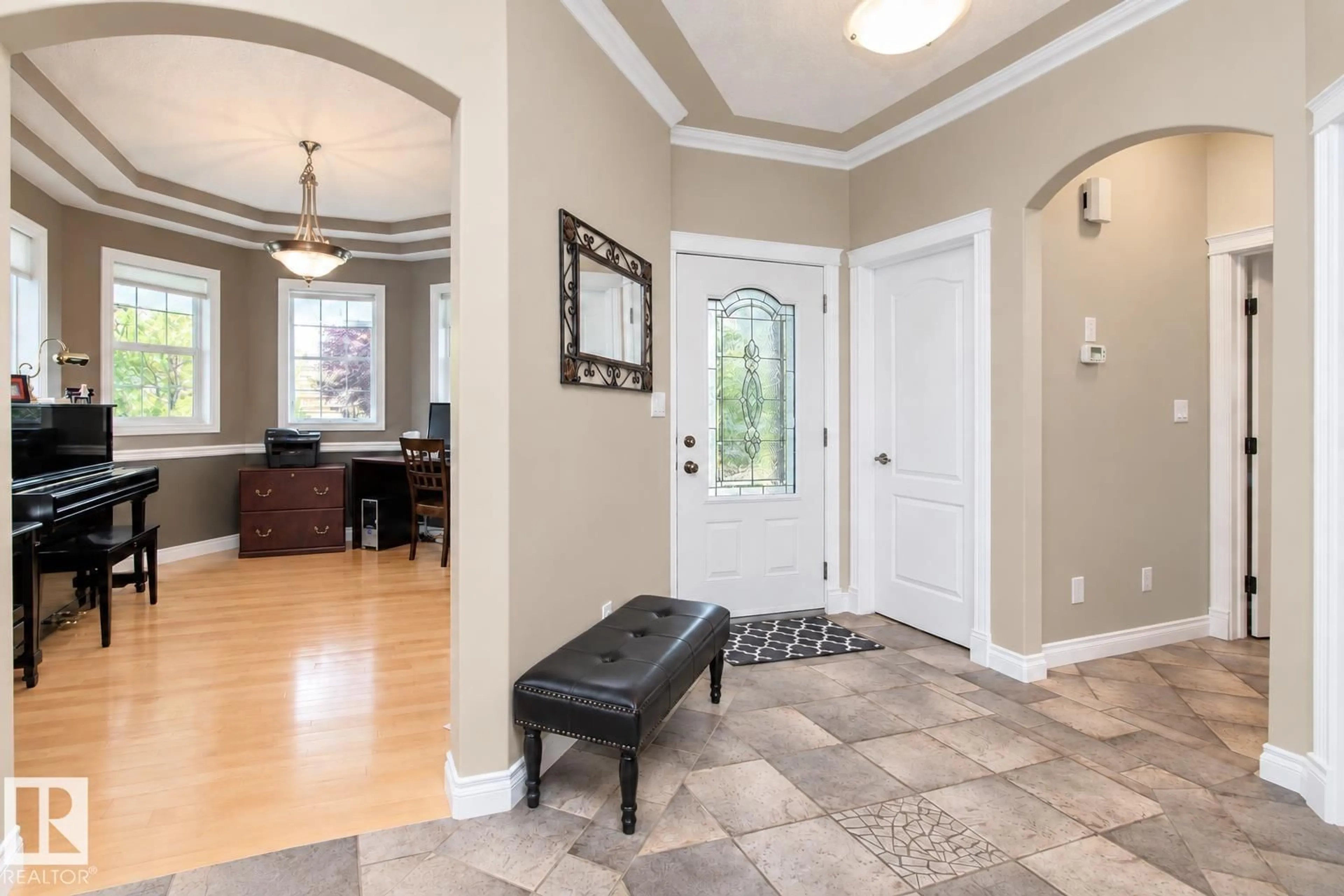Indoor entryway for 669 HIGHLAND DR, Sherwood Park Alberta T8A6L7
