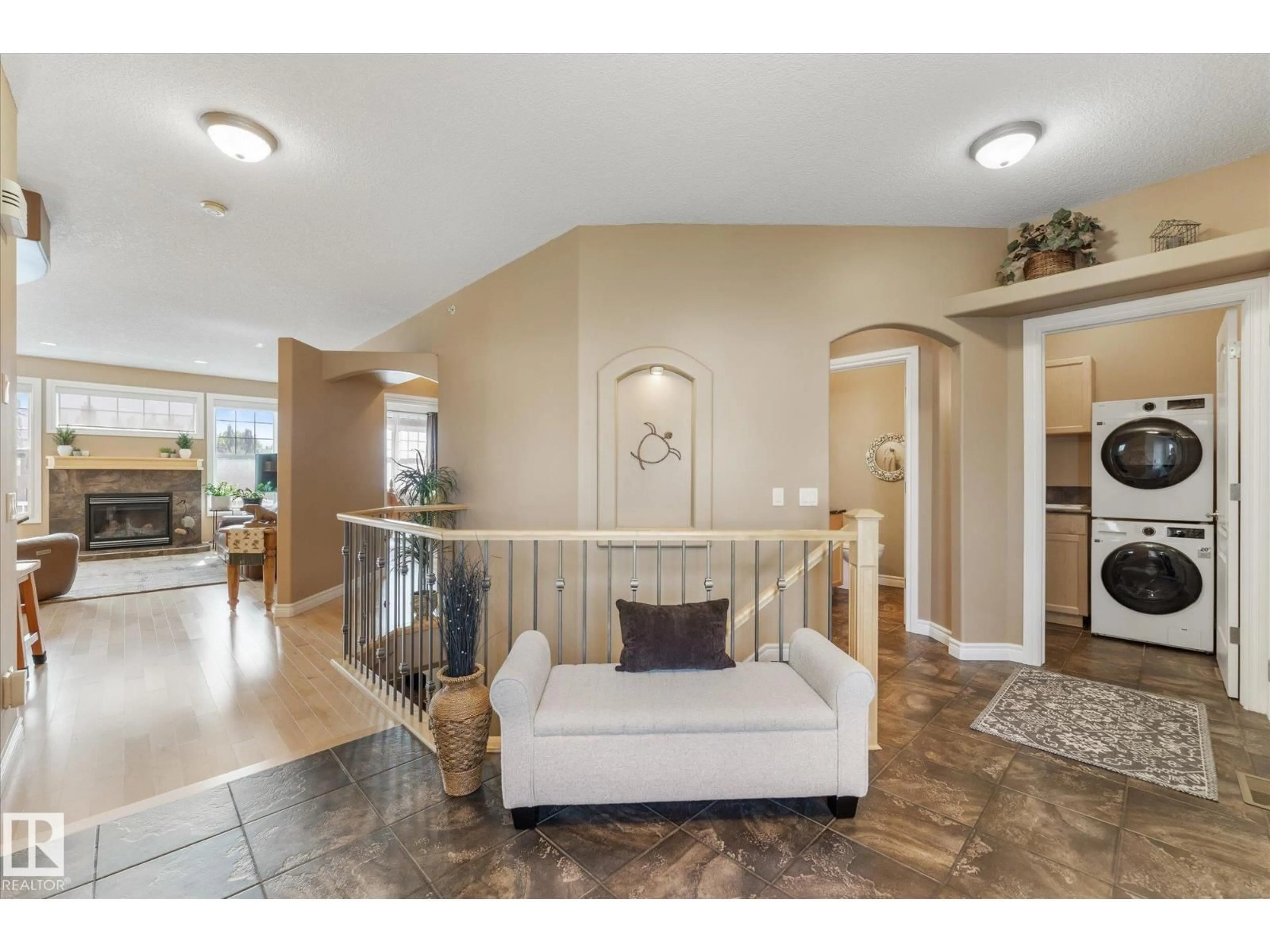 Indoor entryway for 26116 HGHWAY 16, Rural Parkland County Alberta T7Y1A1
