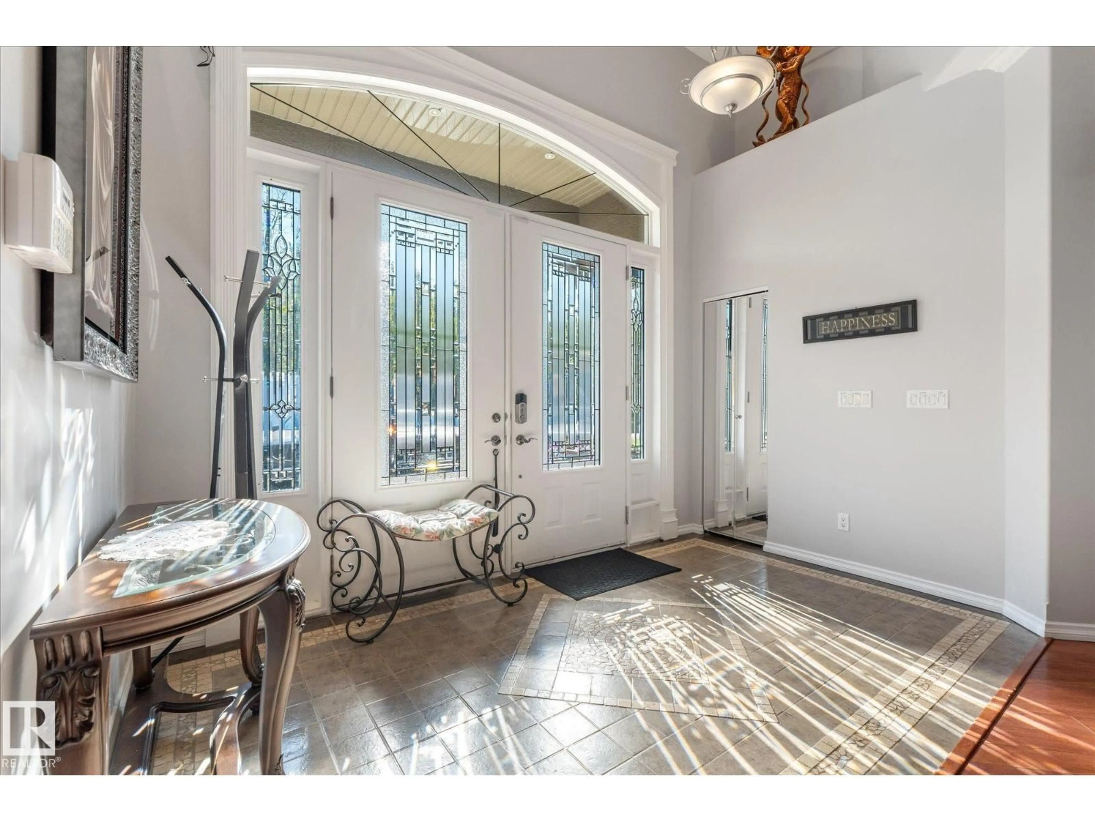 Indoor entryway for 4 THIRD AV, Rural Parkland County Alberta T0E0T0