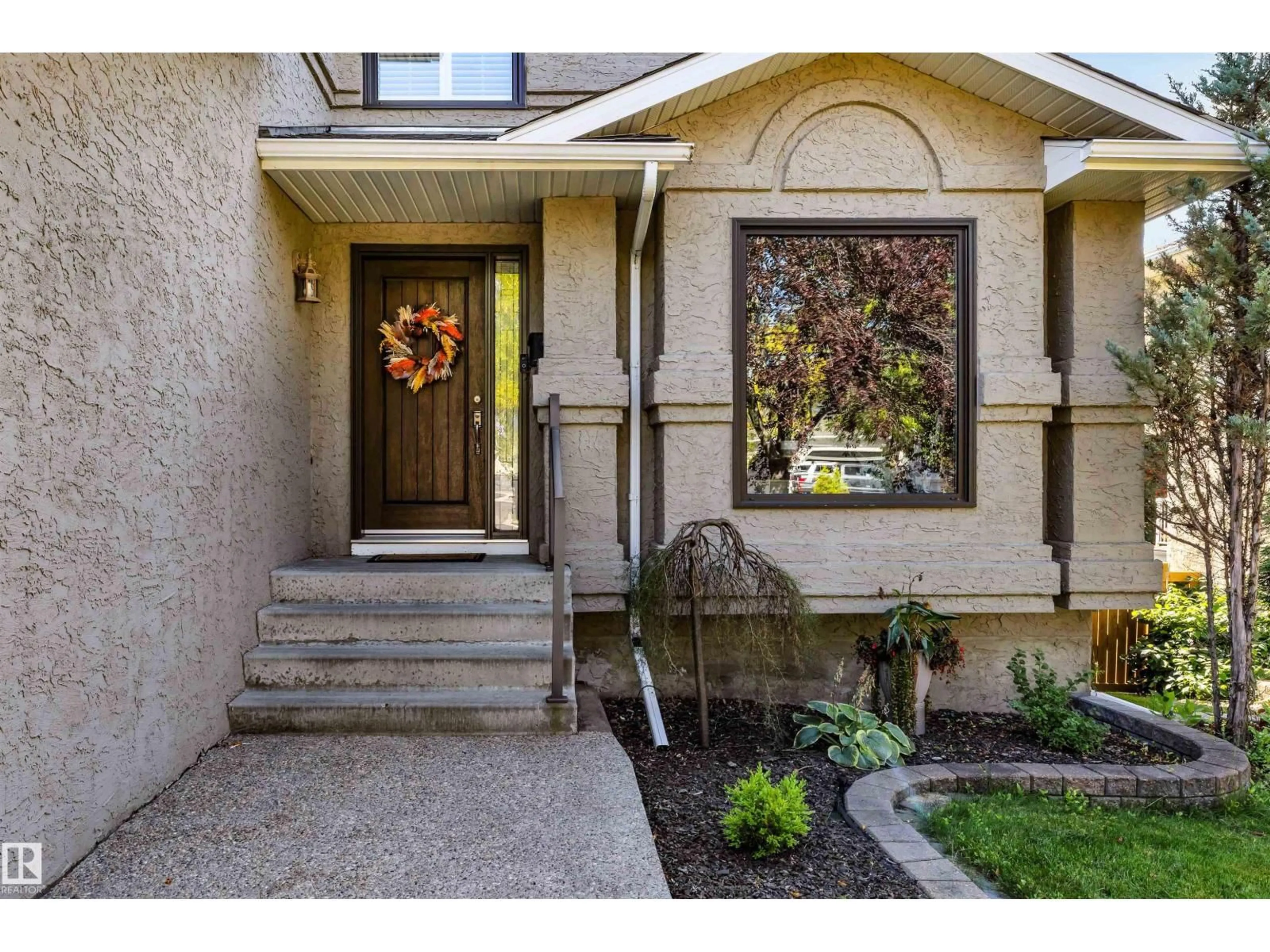 Indoor entryway for 12 HARWOOD DR, St. Albert Alberta T8N5V5