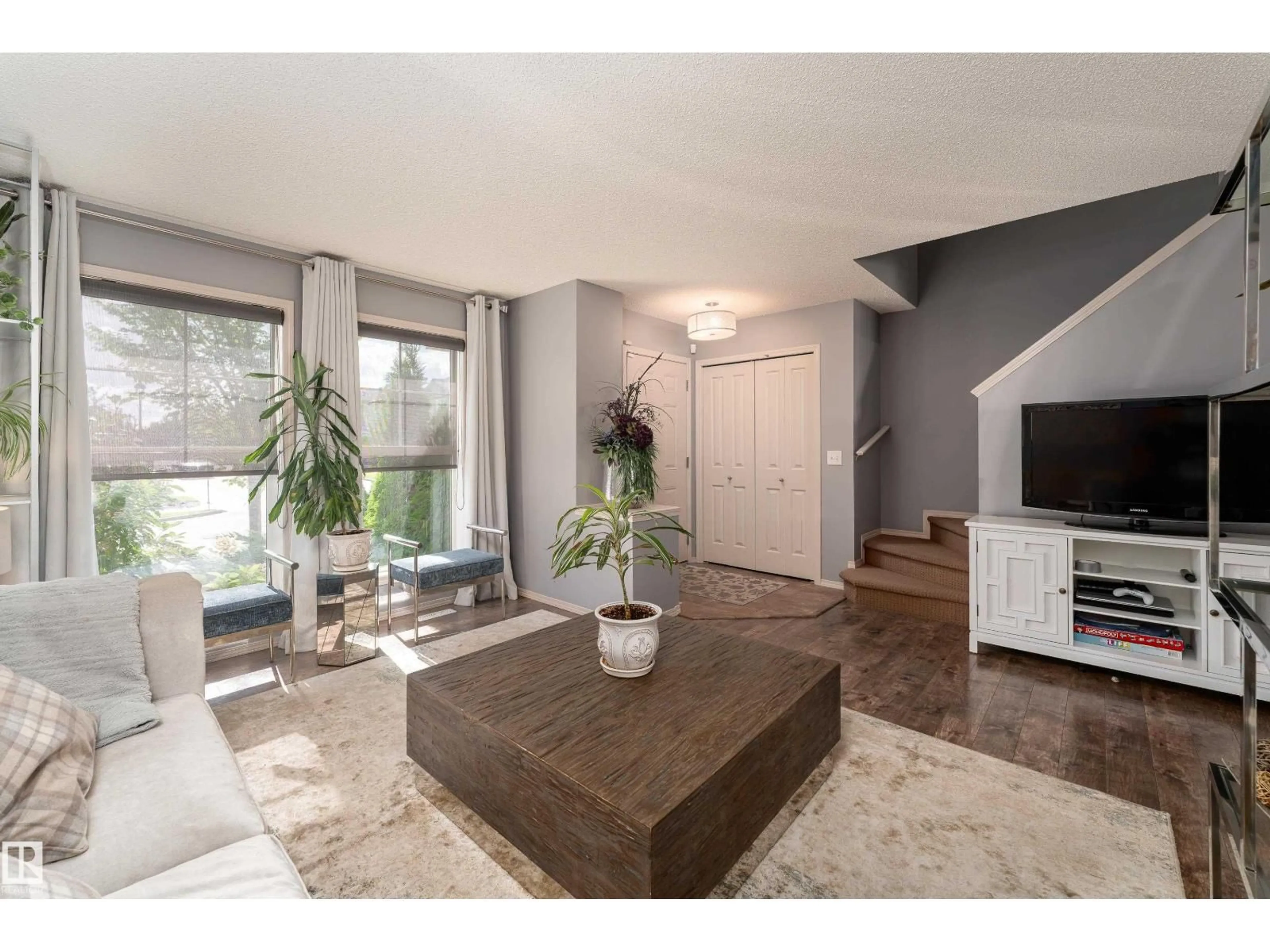 Living room with furniture, unknown for 5992 SOUTH TERWILLEGAR BV, Edmonton Alberta T6R0K4