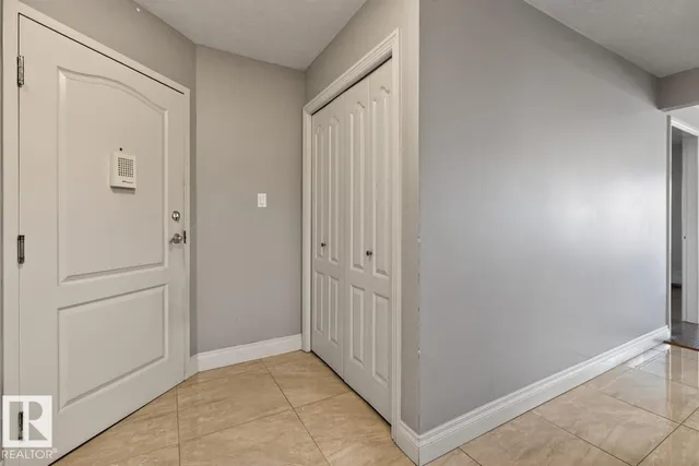 52 9908 80 AV NW, Edmonton 5