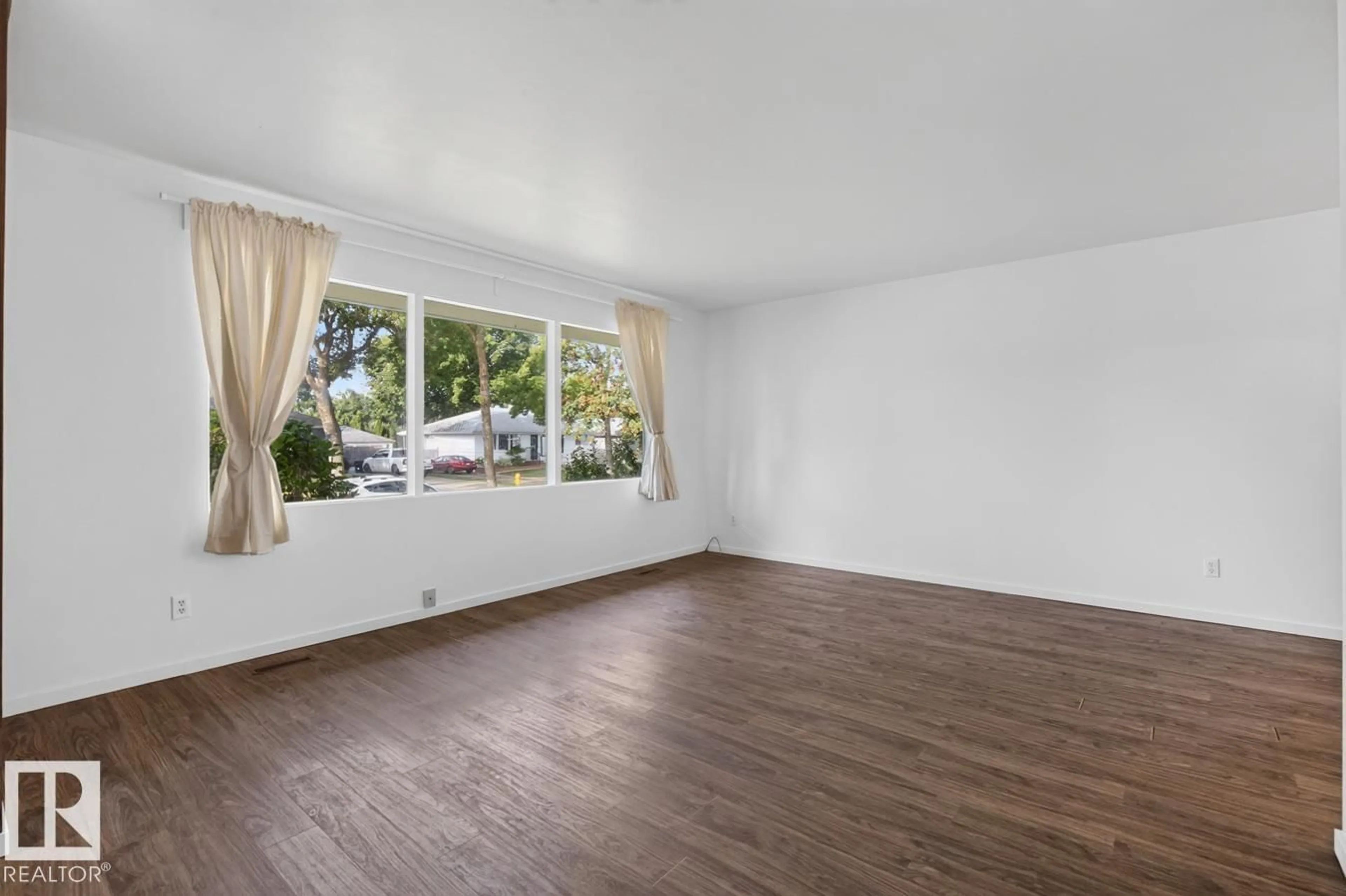 A pic of a room for 139 JUNIPER AV, Sherwood Park Alberta T8A2C6