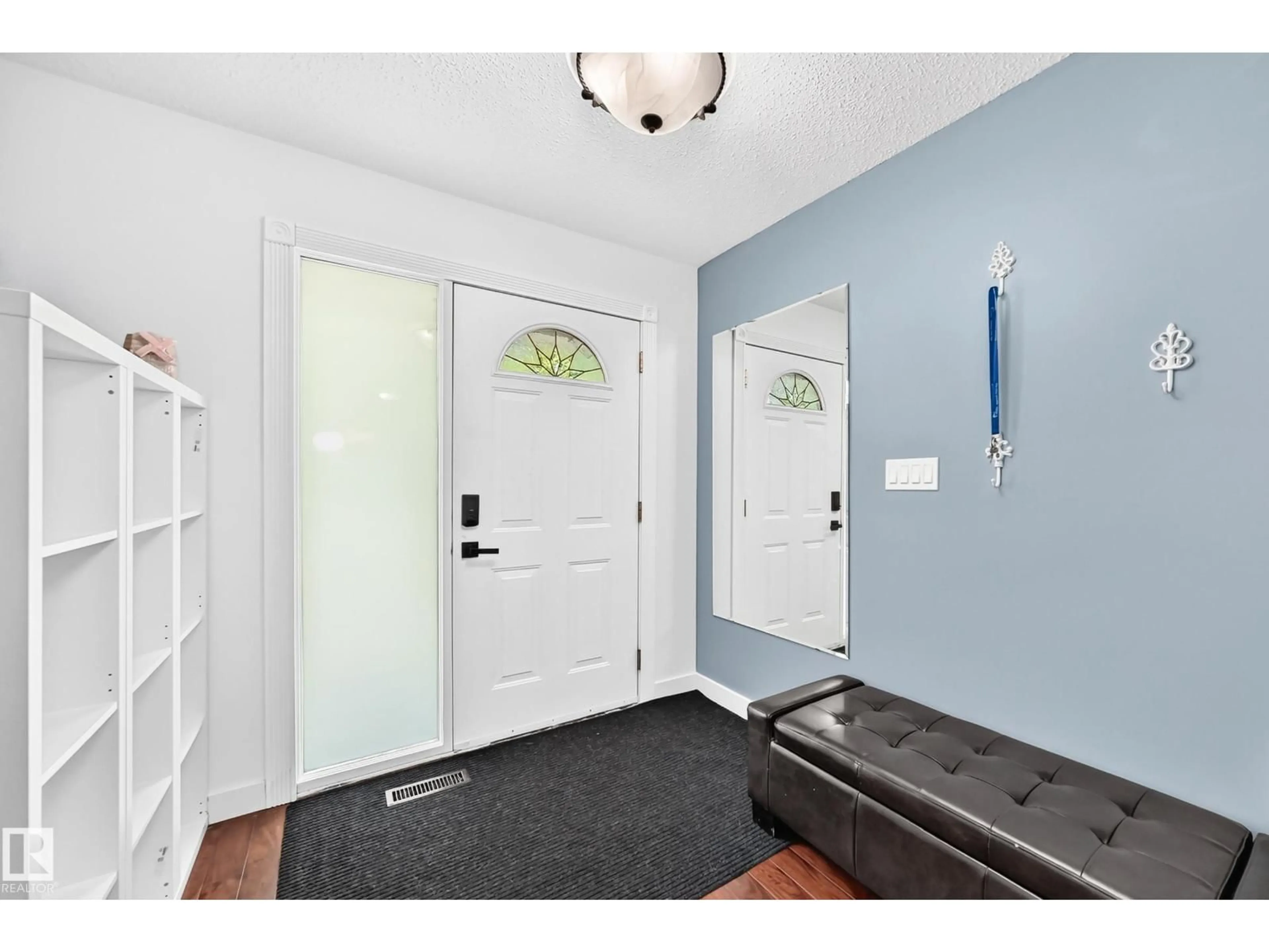 Indoor entryway for 22 AFTON CR, St. Albert Alberta T8N2T3