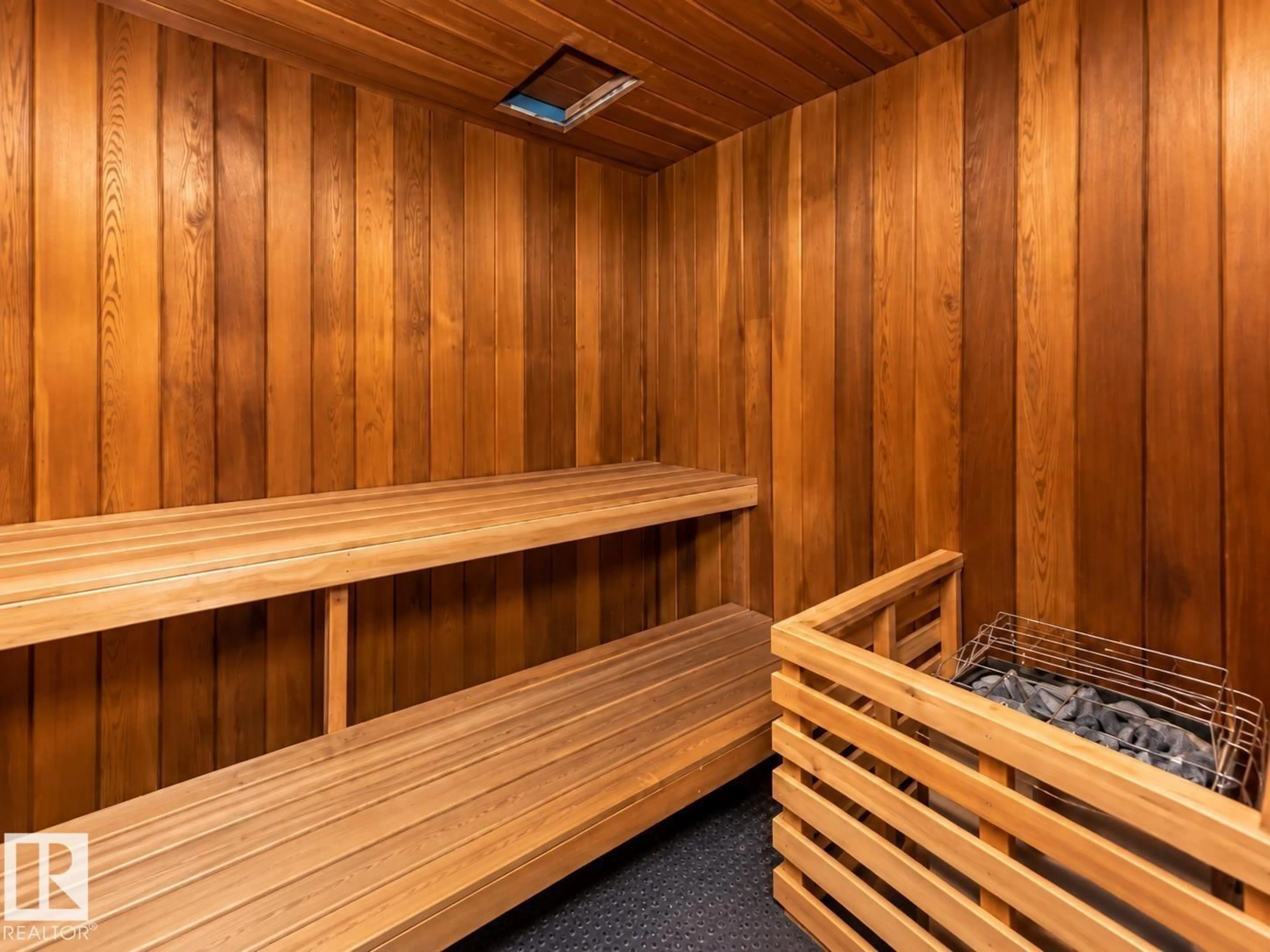 A pic of a room for 10140 - 1007 120 ST NW, Edmonton Alberta T5K1Z8