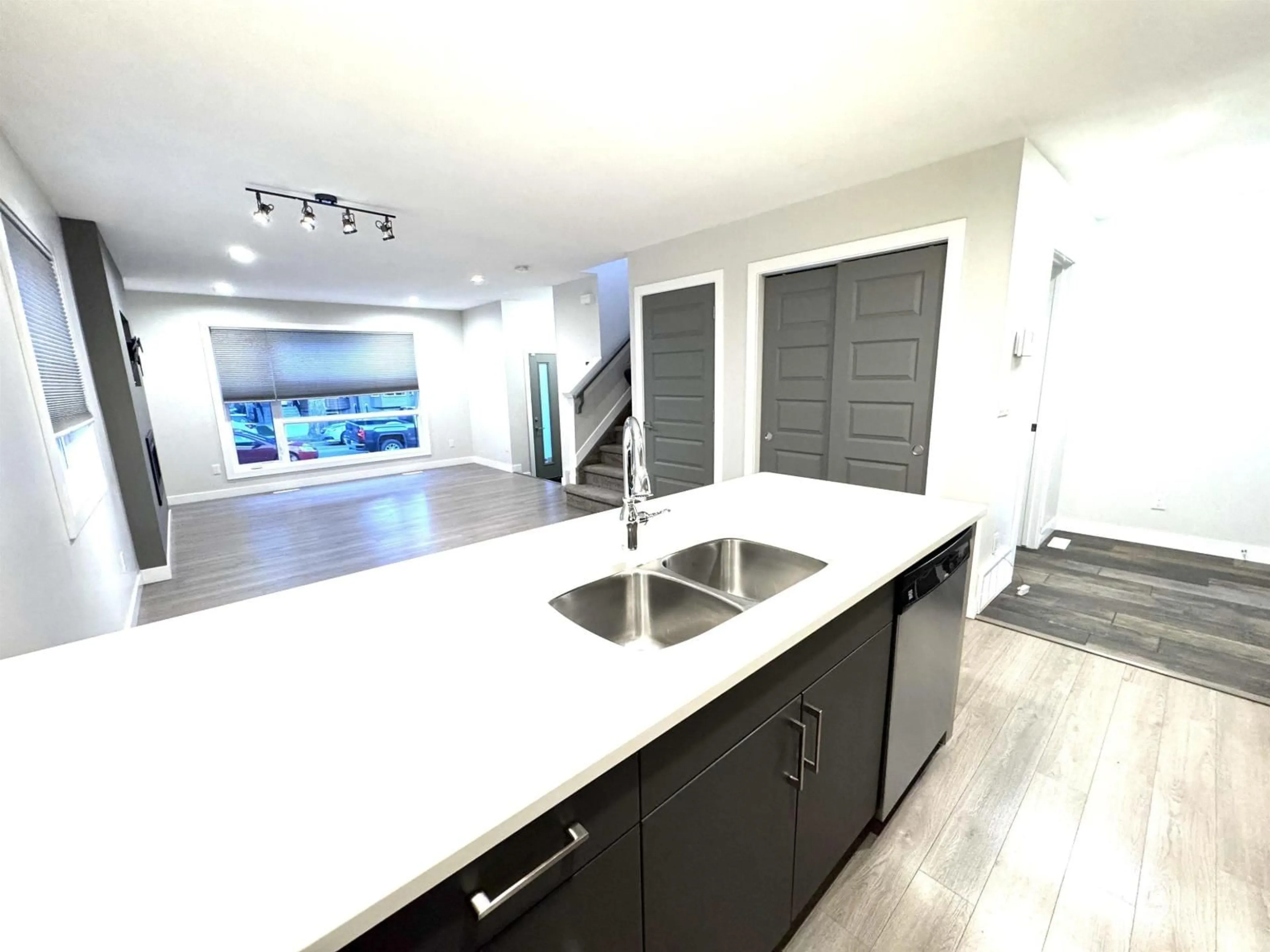 Contemporary kitchen, unknown for NW - 12046 89 ST, Edmonton Alberta T5B3W1